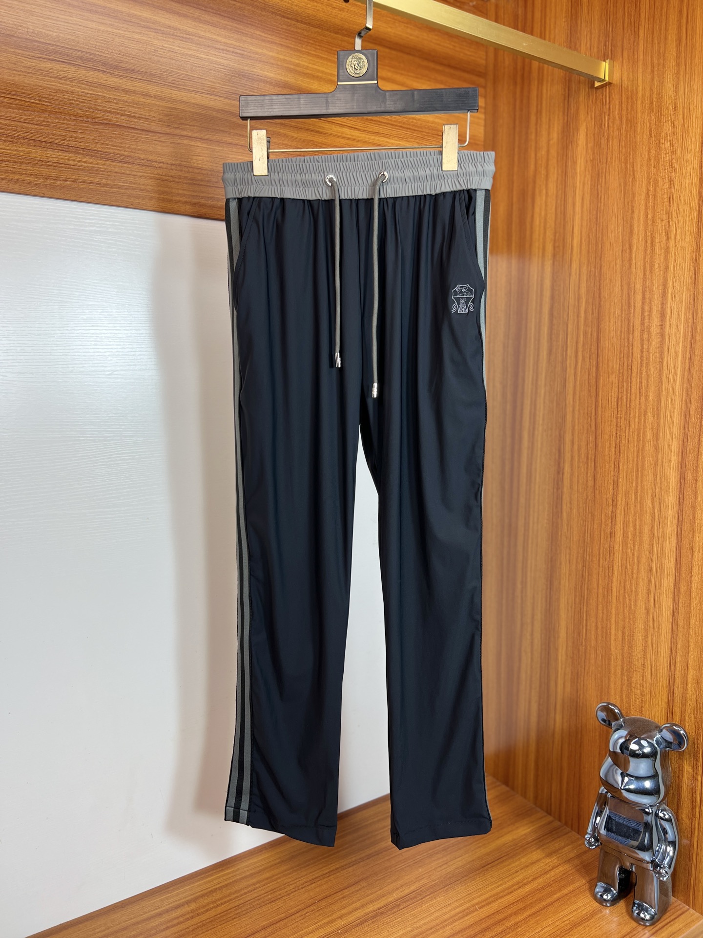 NO:735702,BC 2026 spring and summer new products, complete with three standards, fashionable casual suits, good products, no need to introduce too much, look at the details, counter size M-XXXL / recommended L,,19860909BC 2026春夏新品 三标齐全 时尚休闲套装 好货不用过多介绍 看细节 专柜码数 M-XXXL /建议L,,,Men's clothing