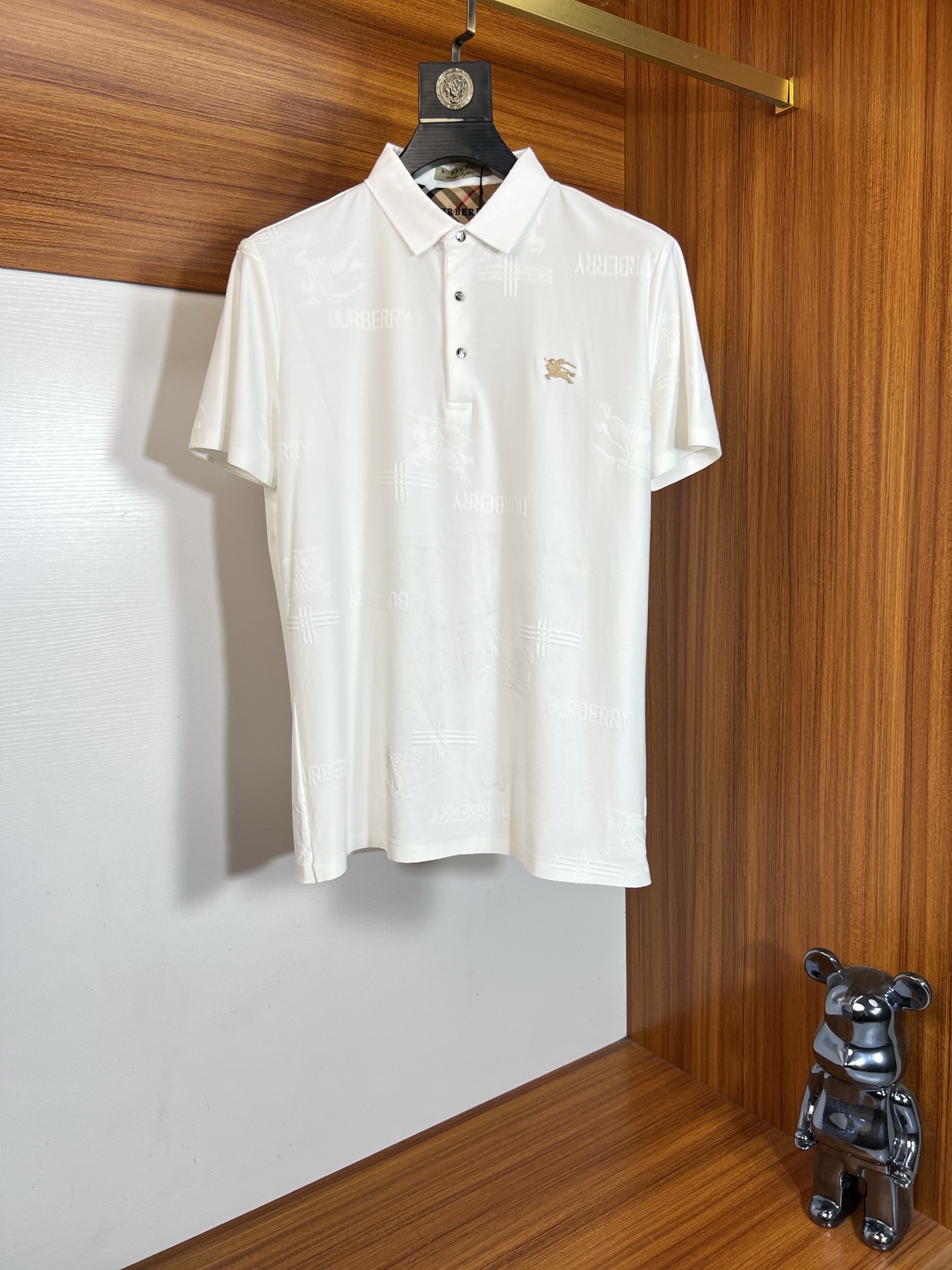 NO:773898,Burberry/Burberry 2026 spring and summer new products, complete with three labels, lapel short-sleeved polo shirt, good product, no need to introduce too much, look at the details, counter size M-XXXL 175/140, recommended L,, burberry, burberry, T-shirt,19860909Burberry/巴宝莉 2026年春夏新品上新 三标齐全 翻领短袖polo衫 好货不用过多介绍 看细节 专柜码数M-XXXL 175/140建议L,,burberry,burberry,T-shirt,,Men's clothing
