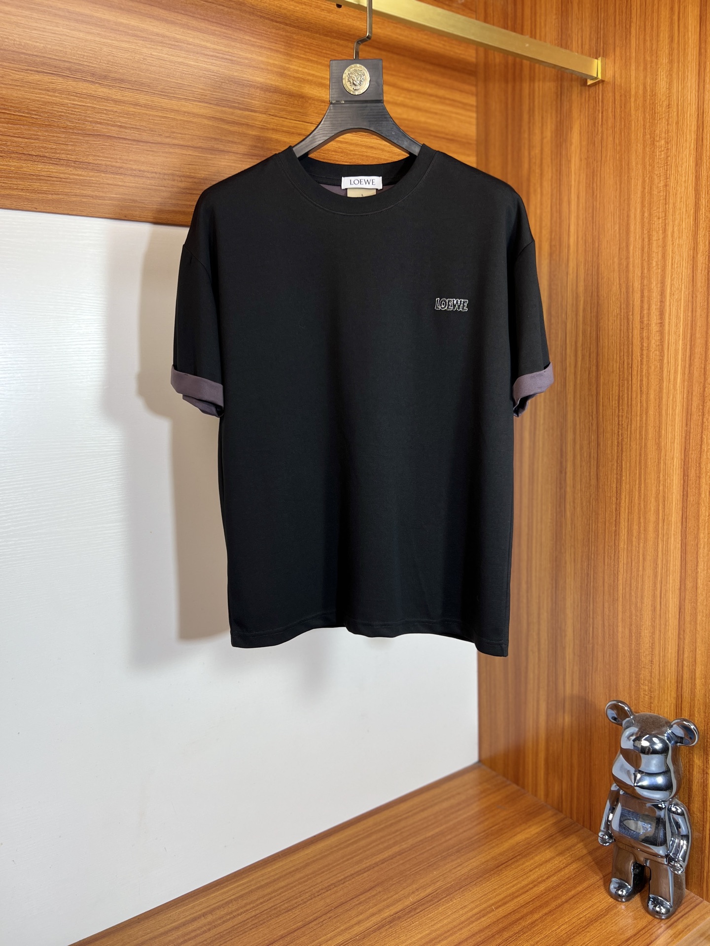 NO:773914,Loewe/Luo Yiwei 2026 spring and summer new products, complete with three labels, round neck short-sleeved T-shirt, good product, no need to introduce too much, look at the details, counter size M-XXXL 175/140, recommended L,, loewe, loewe, T-shirt, tees, t-shirt,19860909Loewe/罗意威 2026年春夏新品上新 三标齐全 圆领短袖T恤 好货不用过多介绍 看细节 专柜码数M-XXXL 175/140建议L,,loewe,loewe,T-shirt,tees，t-shirt,,Men's clothing