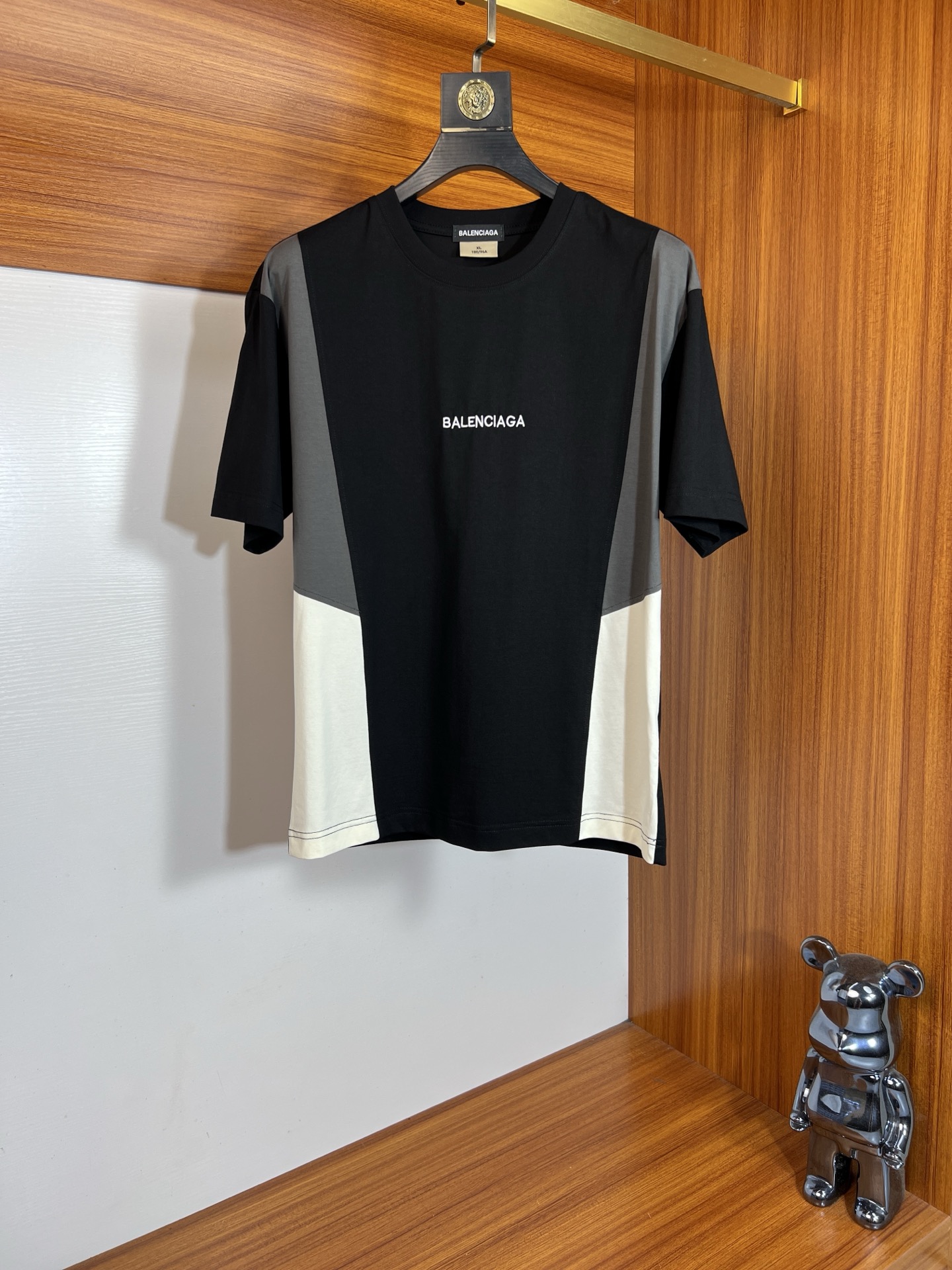 NO:773899,Balenciaga/Balenciaga 2026 spring and summer new products, complete with three labels, round neck short-sleeved T-shirt, good product, no need to introduce too much, look at the details, counter size M-XXXL 175/140, recommended L,, balenciaga, balenciaga, T-shirt, tees, t-shirt,19860909Balenciaga/巴黎世家 2026年春夏新品上新 三标齐全 圆领短袖T恤 好货不用过多介绍 看细节 专柜码数M-XXXL 175/140建议L,,balenciaga,balenciaga,T-shirt,tees，t-shirt,,Men's clothing