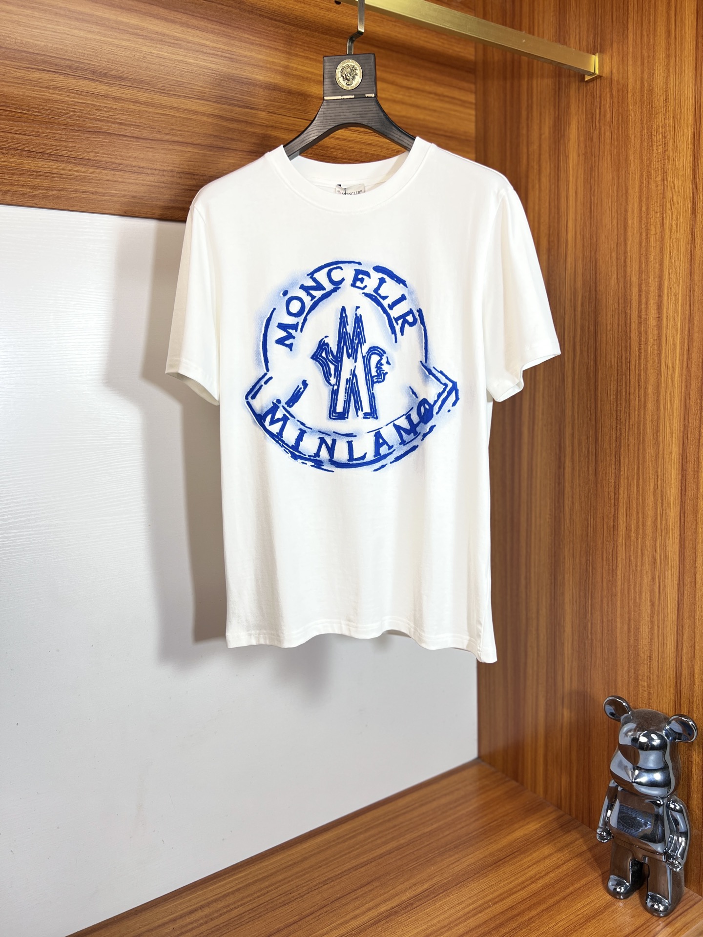 NO:831803,Moncler/Mongolia 2026 spring and summer new products, complete with three labels, round neck short-sleeved T-shirt, good product, no need to introduce too much, look at the details, counter size M-XXXL / recommended L, Moncler, T-shirt, tees, t-shirt,19860909Moncler/蒙口 2026年春夏新品上新 三标齐全 圆领短袖T恤 好货不用过多介绍 看细节 专柜码数M-XXXL /建议L,,Moncler,T-shirt,tees，t-shirt,,Men's clothing