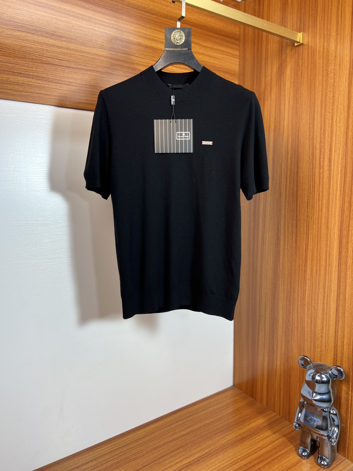 NO:949181,zZEGNA/Zegna 2026 spring and summer new products, complete with three labels, round neck sweater, short-sleeved T-shirt, old money style series, good products need not be introduced too much, look at the details, counter size M-XXXL 175/140, recommended L,,zegna,T-shirt,tees,t-shirt,19860909zZEGNA/杰尼亚 2026年春夏新品上新 三标齐全 圆领针织衫短袖T恤 老钱风系列 好货不用过多介绍 看细节 专柜码数M-XXXL 175/140建议L,,zegna,T-shirt,tees，t-shirt,,Men's clothing
