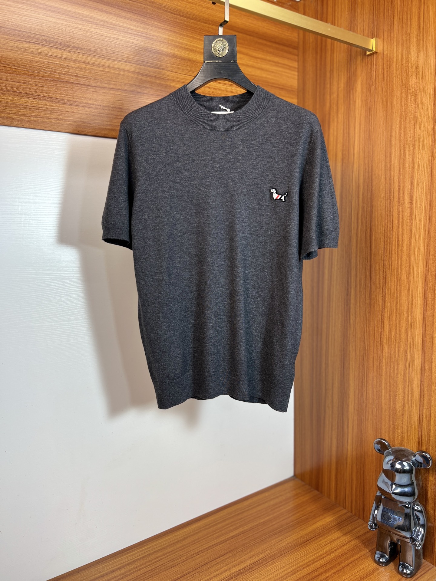 NO:906242,TB 2026 spring and summer new products, complete with three labels, round neck sweater, short-sleeved T-shirt, old money style series, good products need no introduction, look at the details, counter size M-XXXL 175/140, recommended L,, T-shirt, tees, t-shirt,19860909TB 2026年春夏新品上新 三标齐全 圆领针织衫短袖T恤 老钱风系列 好货不用过多介绍 看细节 专柜码数M-XXXL 175/140建议L,,T-shirt,tees，t-shirt,,Men's clothing