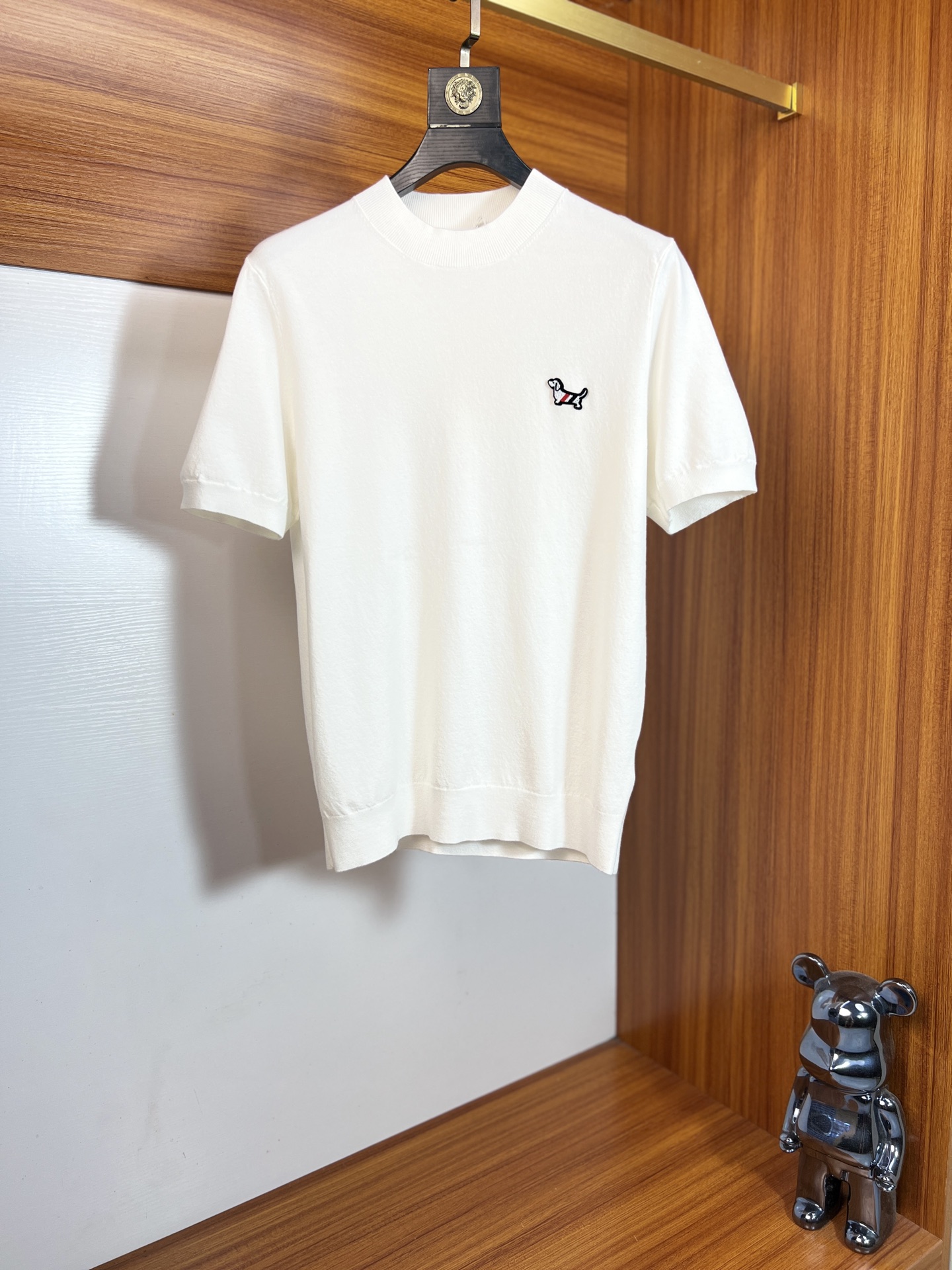 NO:937495,TB 2026 spring and summer new products, complete with three labels, round neck sweaters, short-sleeved T-shirts, old money style series, good products need not be introduced too much, look at the details, counter size M-XXXL / recommended L,, T-shirt, tees, t-shirt,19860909TB 2026年春夏新品上新 三标齐全 圆领针织衫短袖T恤 老钱风系列 好货不用过多介绍 看细节 专柜码数M-XXXL /建议L,,T-shirt,tees，t-shirt,,Men's clothing