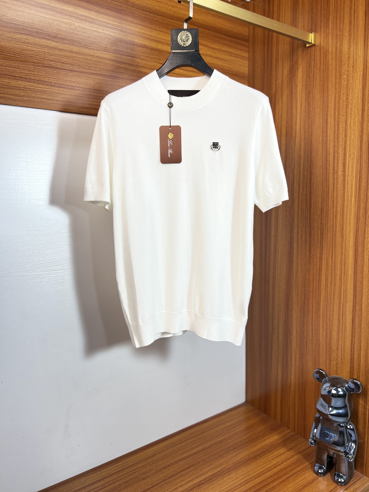NO:937499,LP 1956 spring and summer new products, complete with three labels, round neck sweater, short-sleeved T-shirt, old money style series, good products need no introduction, look at the details, counter size M-XXXL / recommended L,, loro piana, T-shirt, tees, t-shirt,19860909LP 1956年春夏新品上新 三标齐全 圆领针织衫短袖T恤 老钱风系列 好货不用过多介绍 看细节 专柜码数M-XXXL /建议L,,loro piana,T-shirt,tees，t-shirt,,Men's clothing