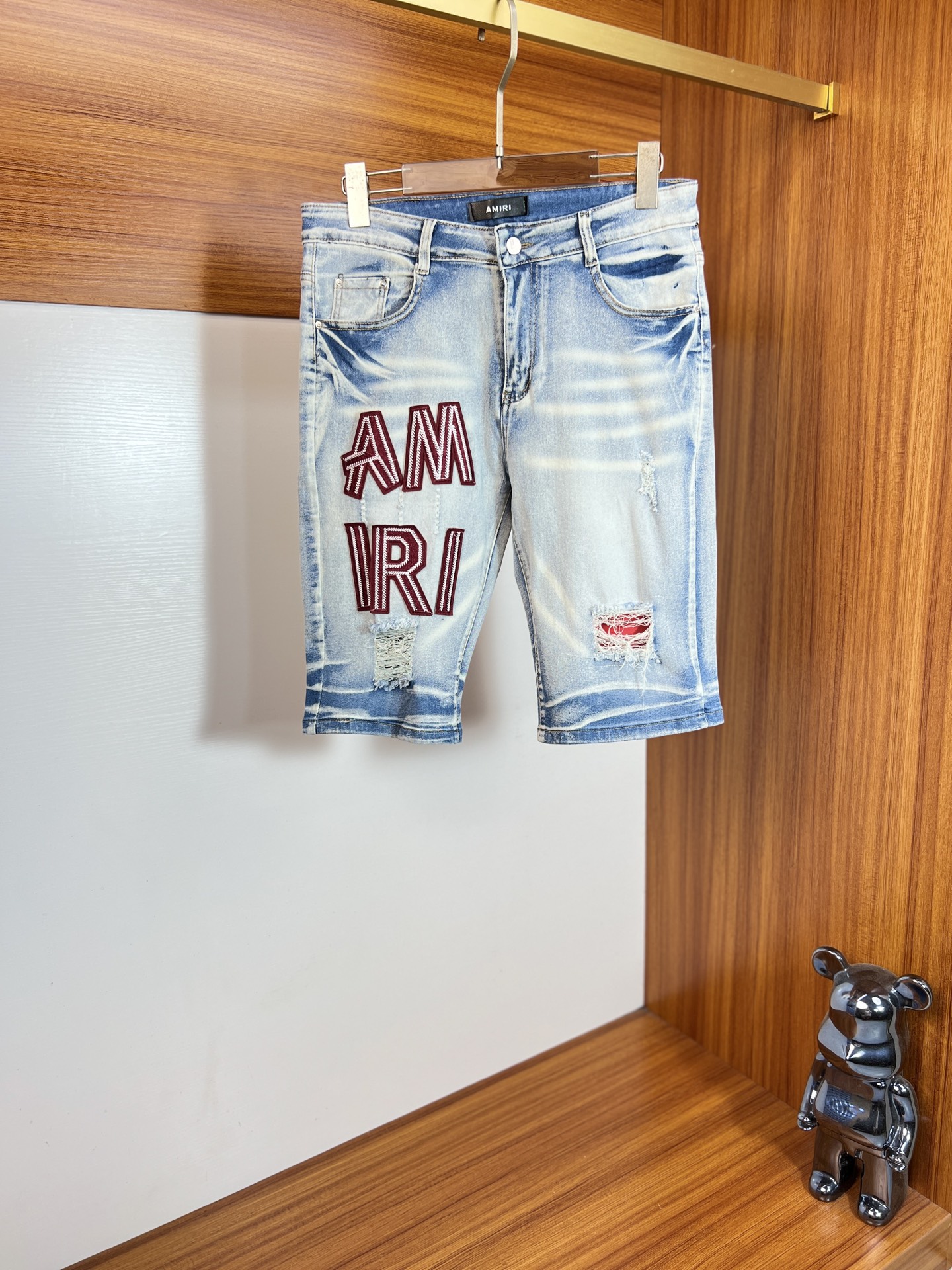 NO:843108,Amiri 2026 spring and summer new products, complete with three labels, jeans, good products, no need to introduce too much, look at the details, counter size 28-36 / upper body 32,,amiri,jeans,19860909Amiri 2026春夏新品 三标齐全 牛仔裤 好货不用过多介绍 看细节 专柜码数28-36 /上身32,,amiri,jeans,,Men's clothing