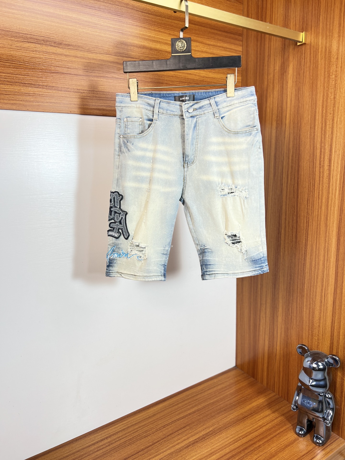 NO:843133,AMIRI 2026 spring and summer new products, complete with three labels, jeans, good products, no need to introduce too much, look at the details, counter size 28-36 / upper body 32,,amiri,jeans,19860909AMIRI 2026春夏新品 三标齐全 牛仔裤 好货不用过多介绍 看细节 专柜码数28-36 /上身32,,amiri,jeans,,Men's clothing