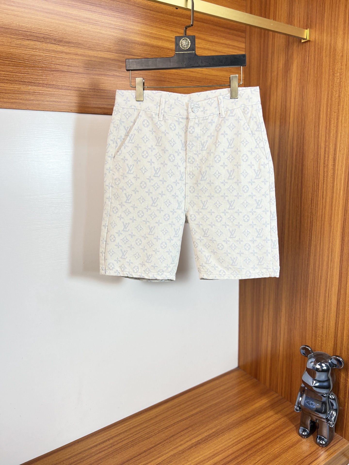 NO:843142,LV/Louis Vuitton 2026 spring and summer new products, complete with three labels, jeans, good products, no need to introduce too much, look at the details, counter size 28-36 / upper body 32,, louis vuitton, louis vuitton, jeans,19860909LV/路易威登 2026春夏新品 三标齐全 牛仔裤 好货不用过多介绍 看细节 专柜码数28-36 /上身32,,louis vuitton,louis vuitton,jeans,,Men's clothing
