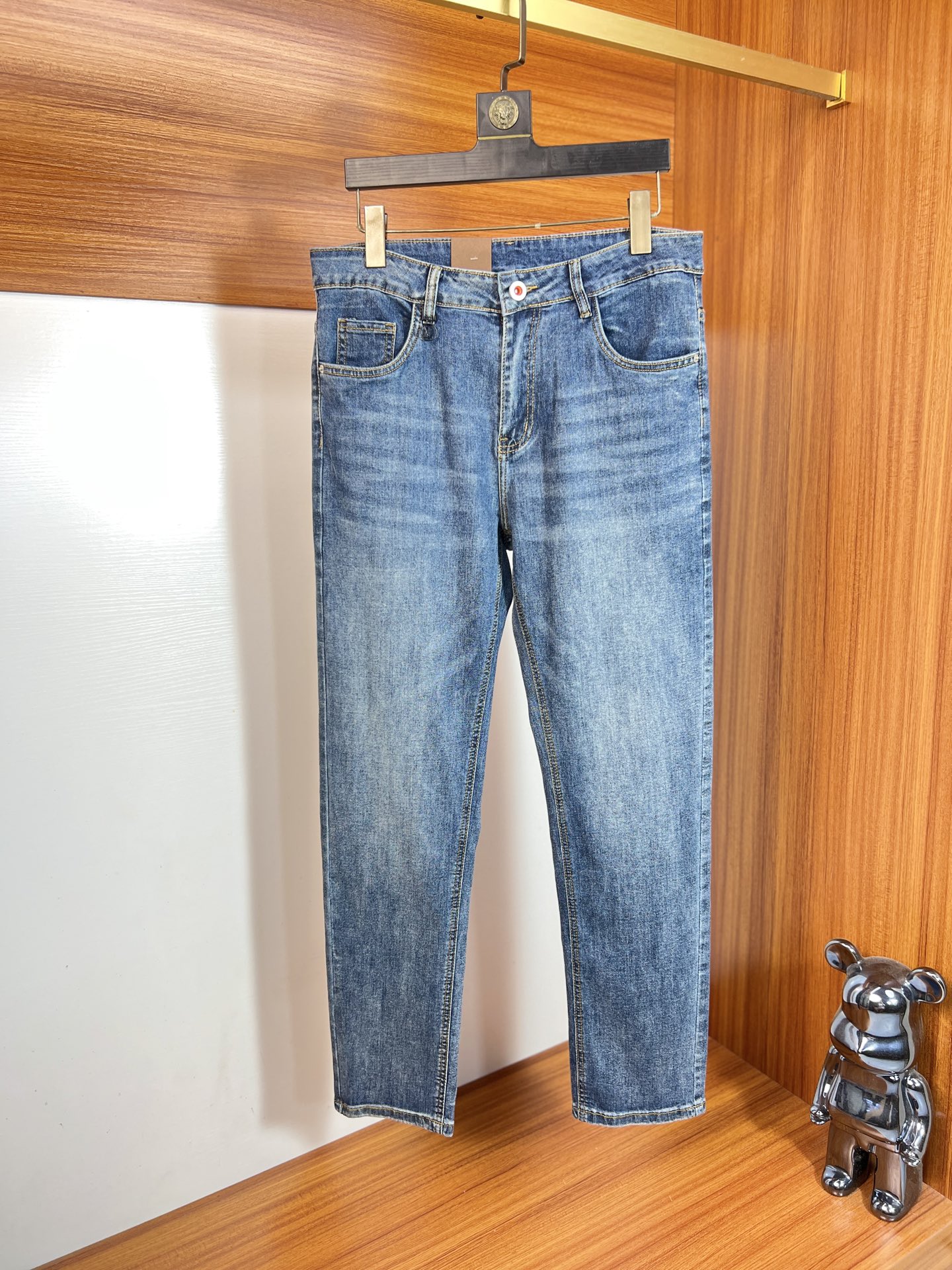 NO:937489,LV/Louis Vuitton 2026 spring and summer new products, complete with three labels, jeans, good products, no need to introduce too much, look at the details, counter size 29-38 / upper body size 32,, louis vuitton, louis vuitton, jeans,19860909LV/路易威登 2026春夏新品 三标齐全 牛仔裤 好货不用过多介绍 看细节 专柜码数29-38 /上身32码,,louis vuitton,louis vuitton,jeans,,Men's clothing