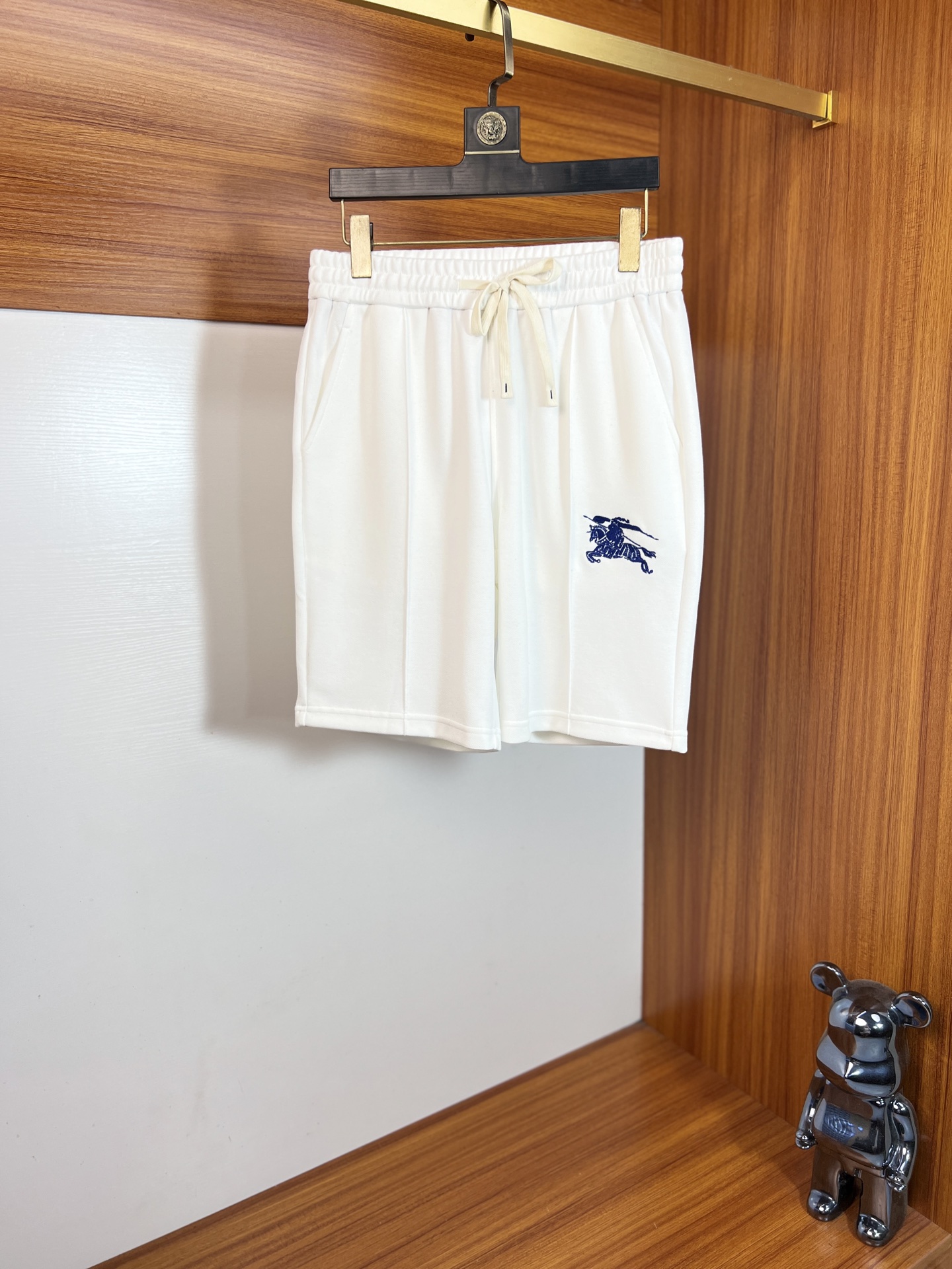 NO:838151,Burberry/Burberry 2026 spring and summer new products, complete with three labels, five-point shorts, embroidered style, good products, no need to introduce too much, look at the details, counter size M-XXXL 175/140 upper body recommended L,, burberry, burberry, shorts,19860909Burberry/巴宝莉 2026春夏新品 三标齐全 五分短裤 刺绣款 好货不用过多介绍 看细节 专柜码数M-XXXL 175/140上身建议L,,burberry,burberry,shorts,,Men's clothing