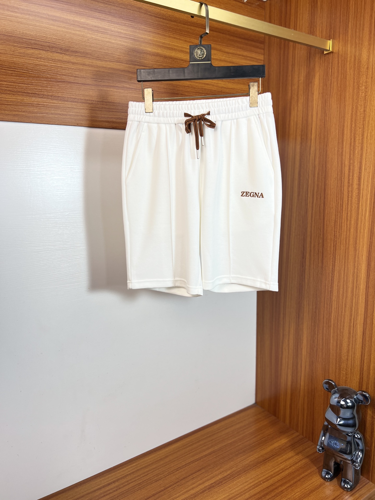 NO:838156,zZEGNA/Zegna 2026 spring and summer new products, complete with three labels, five-point shorts, embroidered style, good products, no need to introduce too much, look at the details, counter size M-XXXL 175/140 upper body recommended L,,zegna,shorts,19860909zZEGNA/杰尼亚 2026春夏新品 三标齐全 五分短裤 刺绣款 好货不用过多介绍 看细节 专柜码数M-XXXL 175/140上身建议L,,zegna,shorts,,Men's clothing