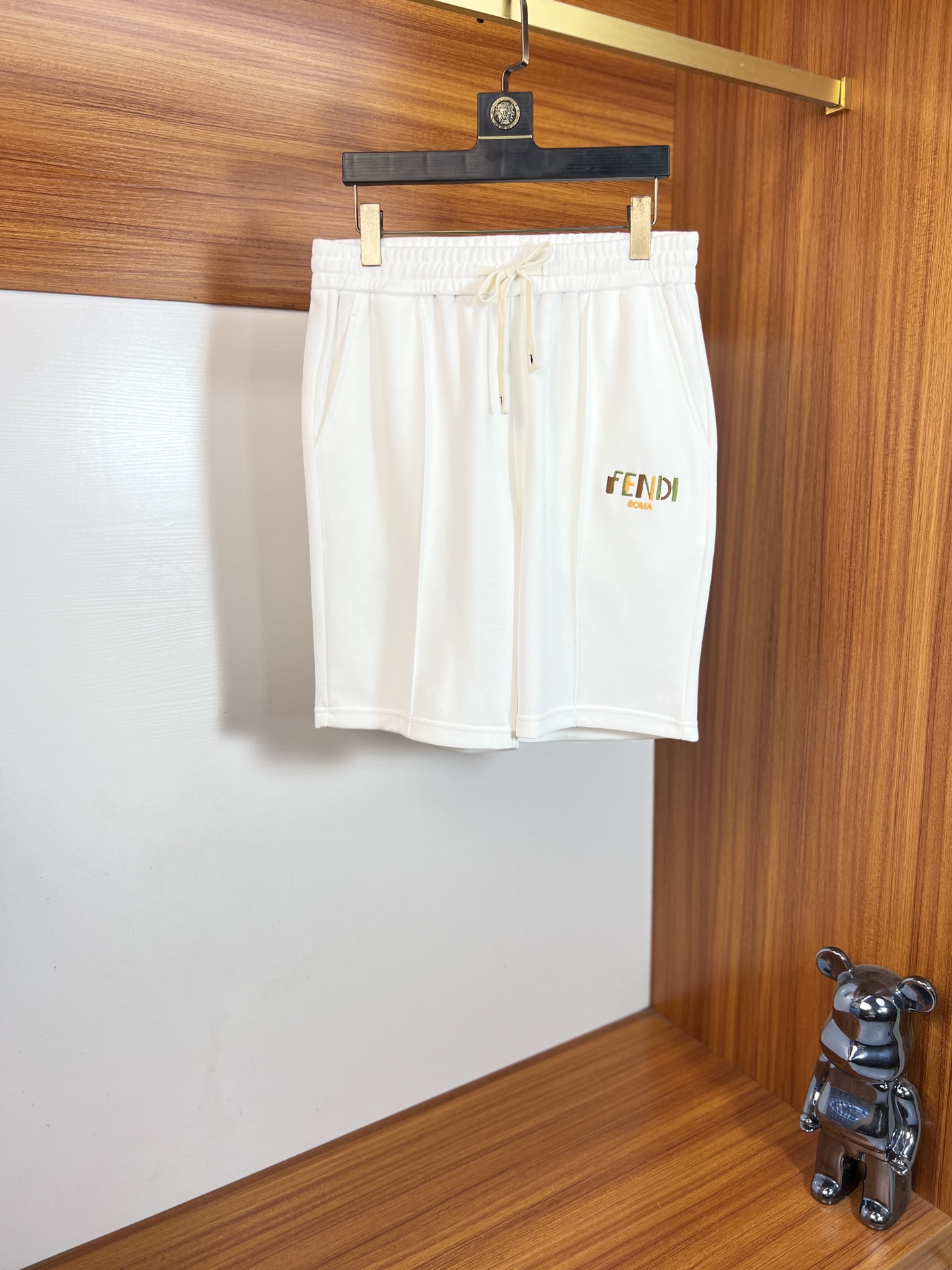 NO:838107,Fendi/Fendi 2026 spring and summer new products, complete with three labels, five-point shorts, embroidered style, good products, no need to introduce too much, look at the details, counter size M-XXXL 175/140 upper body recommended L,, fendi, fendi, shorts,19860909Fendi/芬迪 2026春夏新品 三标齐全 五分短裤 刺绣款 好货不用过多介绍 看细节 专柜码数M-XXXL 175/140上身建议L,,fendi,fendi,shorts,,Men's clothing