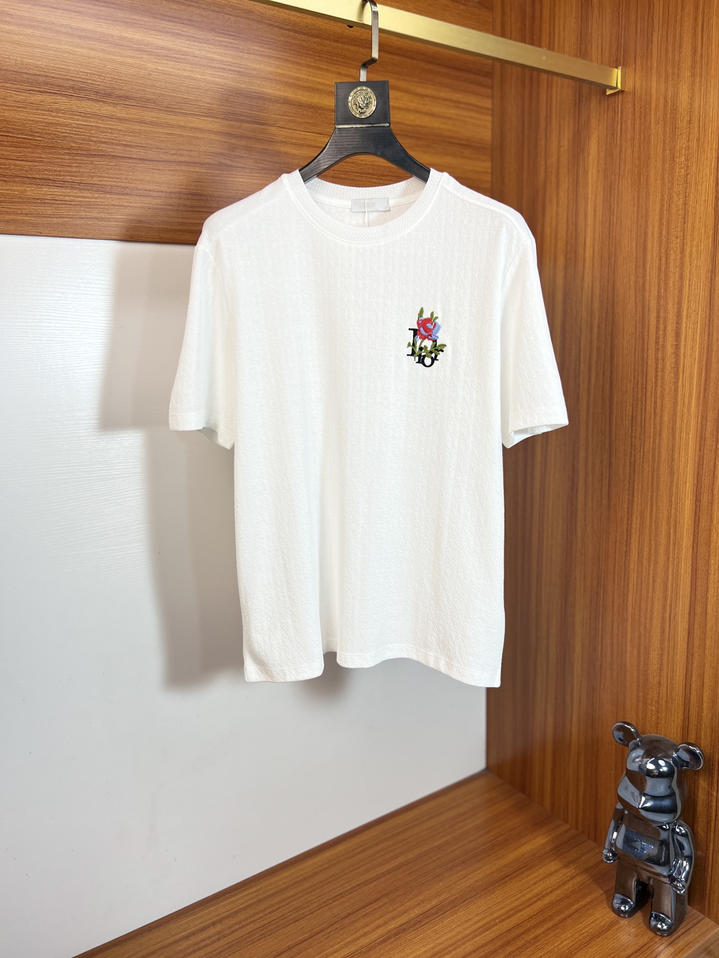 NO:836451,Dior/Dior 2026 spring and summer new products, complete with three labels, round neck short-sleeved T-shirt, embroidery technology, good products without too much introduction, look at the details, counter size M-XXXL / recommended L,, dior, dior, T-shirt, tees, t-shirt,19860909Dior/迪奥 2026年春夏新品上新 三标齐全 圆领短袖T恤 刺绣工艺 好货不用过多介绍 看细节 专柜码数M-XXXL /建议L,,dior,dior,T-shirt,tees，t-shirt,,Men's clothing