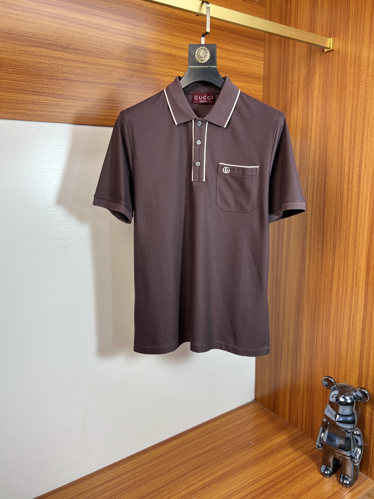 NO:847624,Gucci/Gucci 2026 spring and summer new products, complete with three labels, lapel short-sleeved POLO shirt, good product, no need to introduce too much, look at the details, counter size M-XXXL / recommended L,, gucci, T-shirt,19860909Gucci/古奇 2026年春夏新品上新 三标齐全 翻领短袖POLO衫 好货不用过多介绍 看细节 专柜码数M-XXXL /建议L,,gucci,T-shirt,,Men's clothing