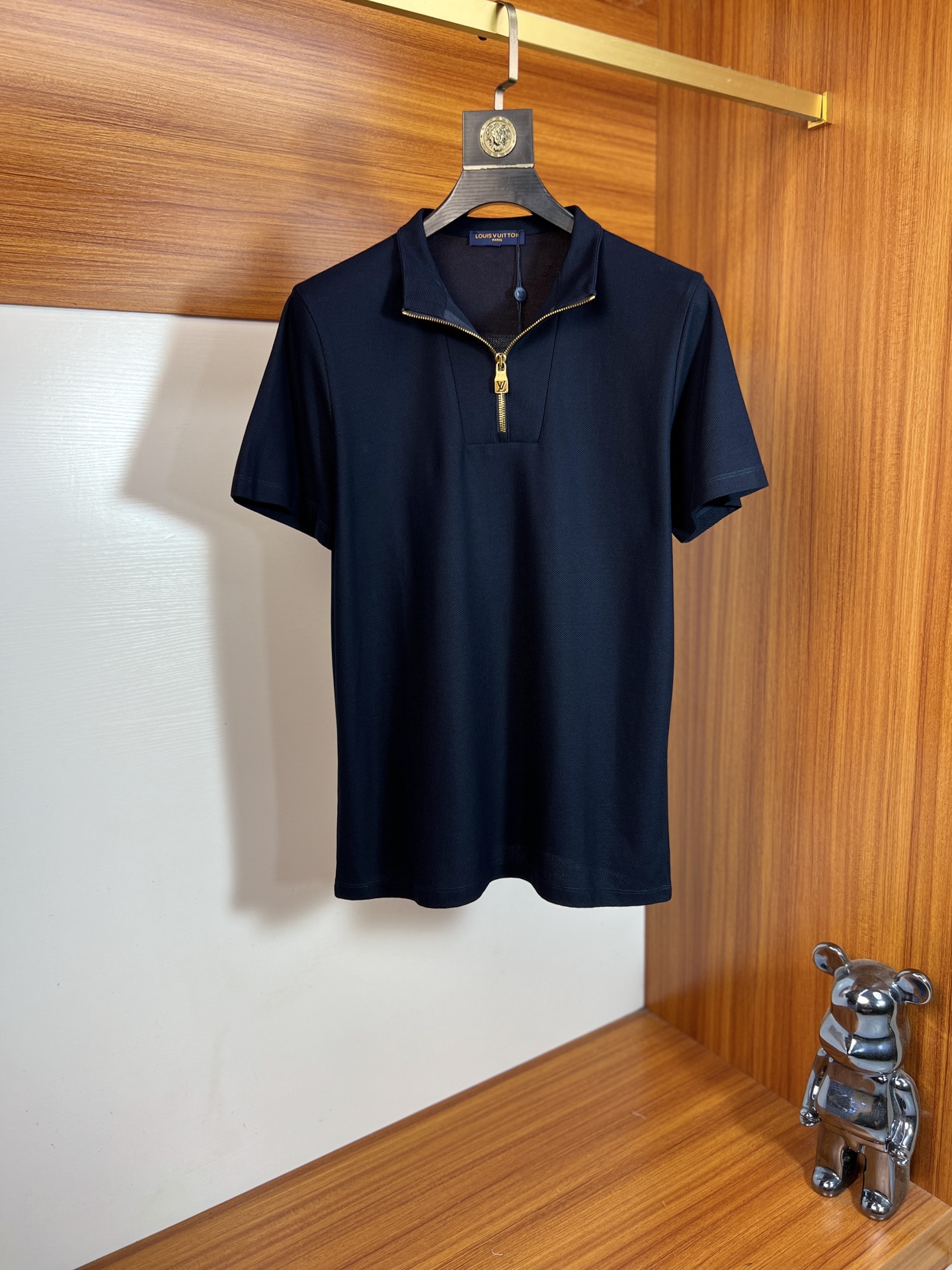 NO:847627,LV/Louis Vuitton 2026 spring and summer new products, complete with three labels, lapel short-sleeved POLO shirt, good product without too much introduction, look at the details, counter size M-XXXL / recommended L,, louis vuitton, louis vuitton, T-shirt,19860909LV/路易威登 2026年春夏新品上新 三标齐全 翻领短袖POLO衫 好货不用过多介绍 看细节 专柜码数M-XXXL /建议L,,louis vuitton,louis vuitton,T-shirt,,Men's clothing