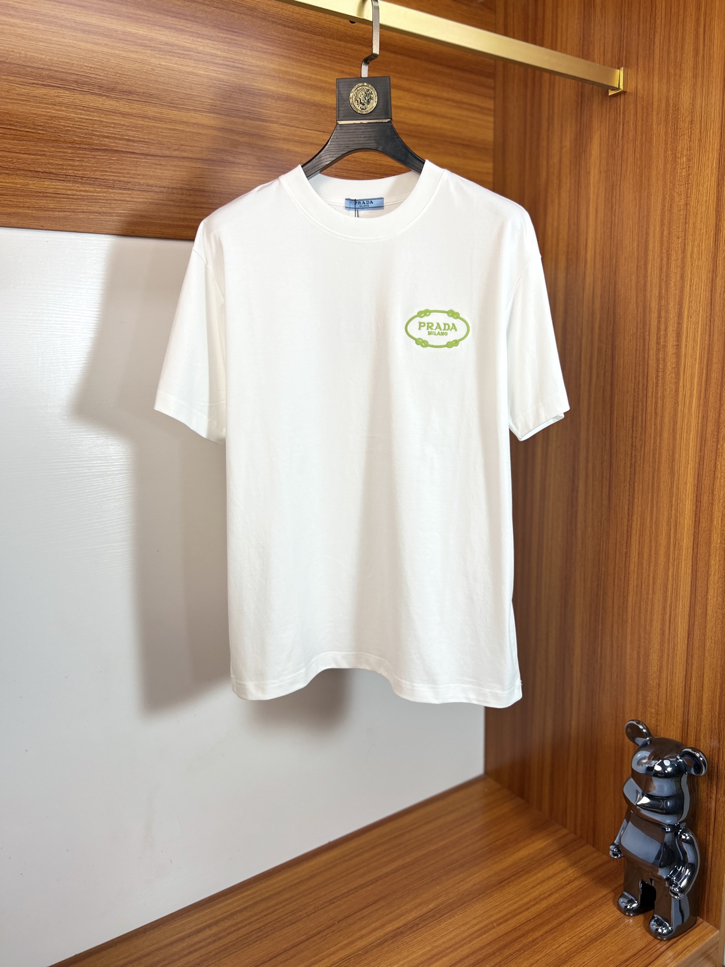 NO:875947,prada/Prada 2026 spring and summer new products, complete three labels, embroidery technology, pure round neck short-sleeved T-shirt, size S-XXL / recommended M,, prada, prada, T-shirt, tees, t-shirt,19860909prada/普拉达 2026年春夏新品上新 三标齐全 刺绣工艺 纯圆领短袖T恤 码数S-XXL /建议M,,prada,prada,T-shirt,tees，t-shirt,,Men's clothing