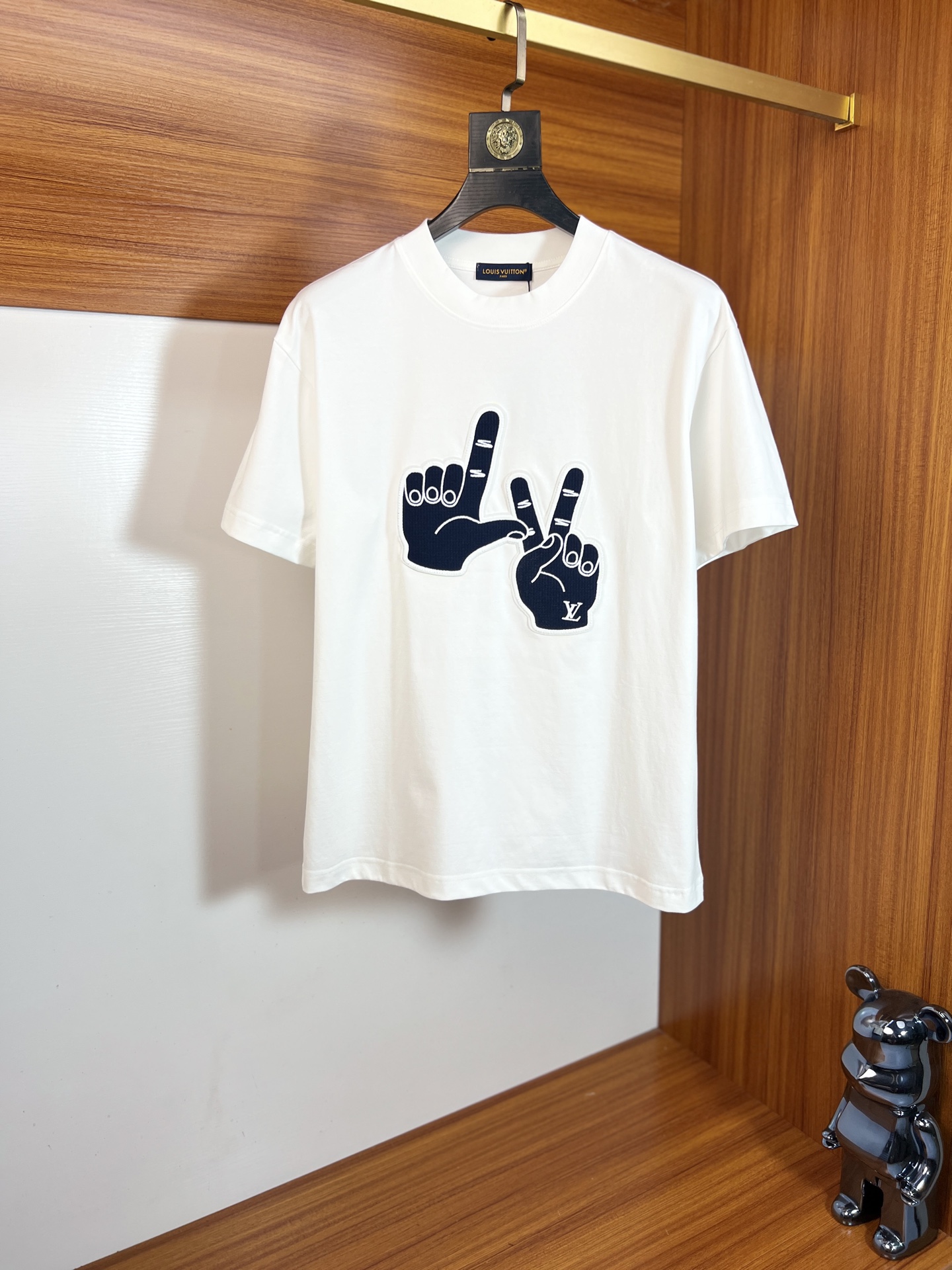 NO:875904,LV/Louis Vuitton 2026 spring and summer new products, complete with three labels, pure round neck short-sleeved T-shirt, size S-XXL / recommended M,, louis vuitton, louis vuitton, T-shirt, tees, t-shirt,19860909LV/路易威登 2026年春夏新品上新 三标齐全 纯圆领短袖T恤 码数S-XXL /建议M,,louis vuitton,louis vuitton,T-shirt,tees，t-shirt,,Men's clothing