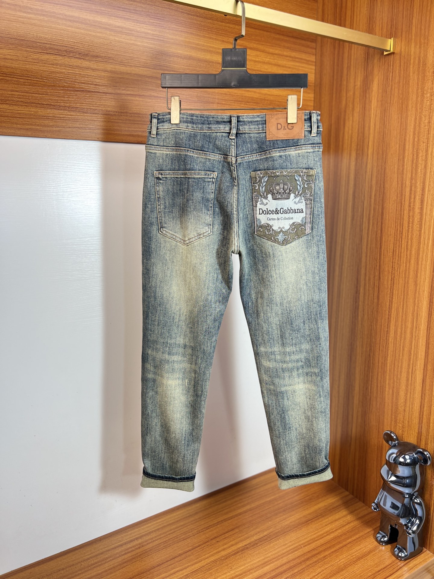 NO:867132,DG/Dolce & Gabbana 2026 spring and summer new products, complete with three labels, jeans, good products, no need to introduce too much, look at the details, counter size 29-38, no 35 37,,Dolce&Gabbana,jeans,19860909DG/杜嘉班纳 2026年春夏新品上新 三标齐全 牛仔裤 好货不用过多介绍 看细节 专柜码数29-38 无35 37,,Dolce&Gabbana,jeans,,Men's clothing