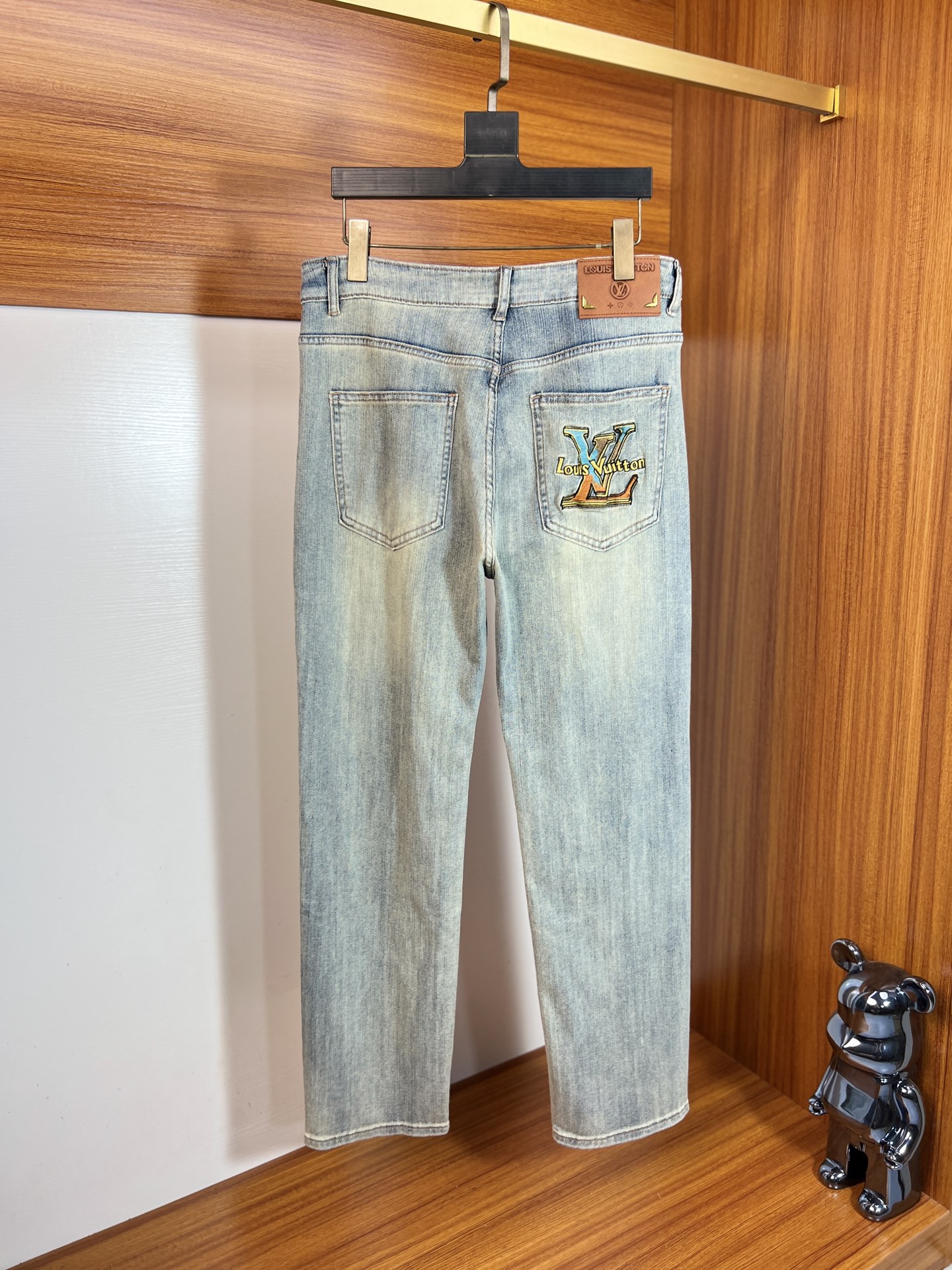 NO:867186,LV/Louis Vuitton 2026 spring and summer new products, complete with three labels, jeans, good products, no need to introduce too much, look at the details, counter size 29-38, no 35 37,,louis vuitton,louis vuitton,jeans,19860909LV/路易威登 2026年春夏新品上新 三标齐全 牛仔裤 好货不用过多介绍 看细节 专柜码数29-38 无35 37,,louis vuitton,louis vuitton,jeans,,Men's clothing