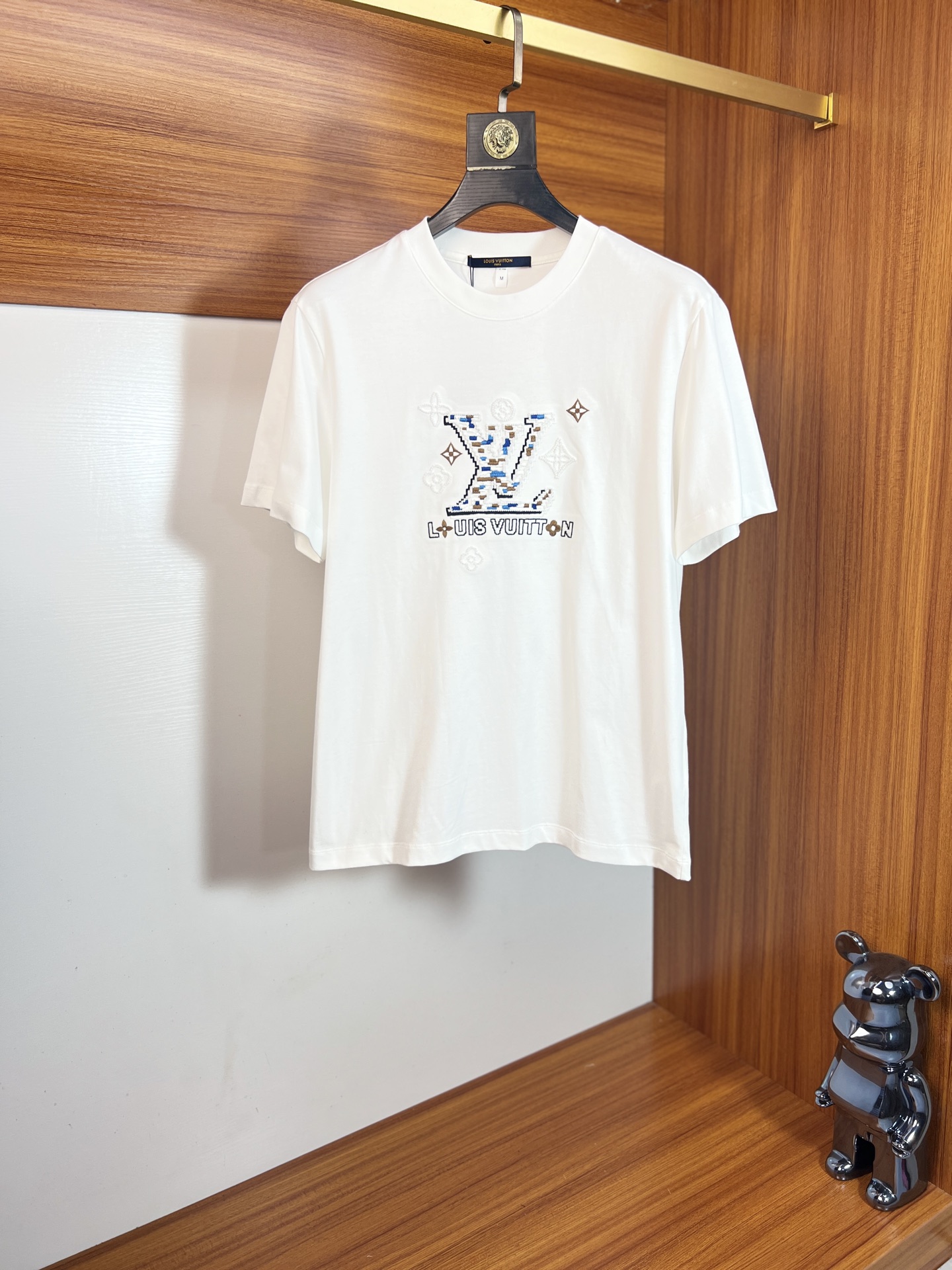 NO:912935,LV/Louis Vuitton 2026 spring and summer new products, complete with three labels, pure cotton round neck short-sleeved T-shirt, good product without too much introduction, look at the details, counter size M-XXXL / recommended L,, louis vuitton, louis vuitton, T-shirt, tees, t-shirt,19860909LV/路易威登 2026年春夏新品上新 三标齐全 纯棉圆领短袖T恤 好货不用过多介绍 看细节 专柜码数M-XXXL /建议L,,louis vuitton,louis vuitton,T-shirt,tees，t-shirt,,Men's clothing