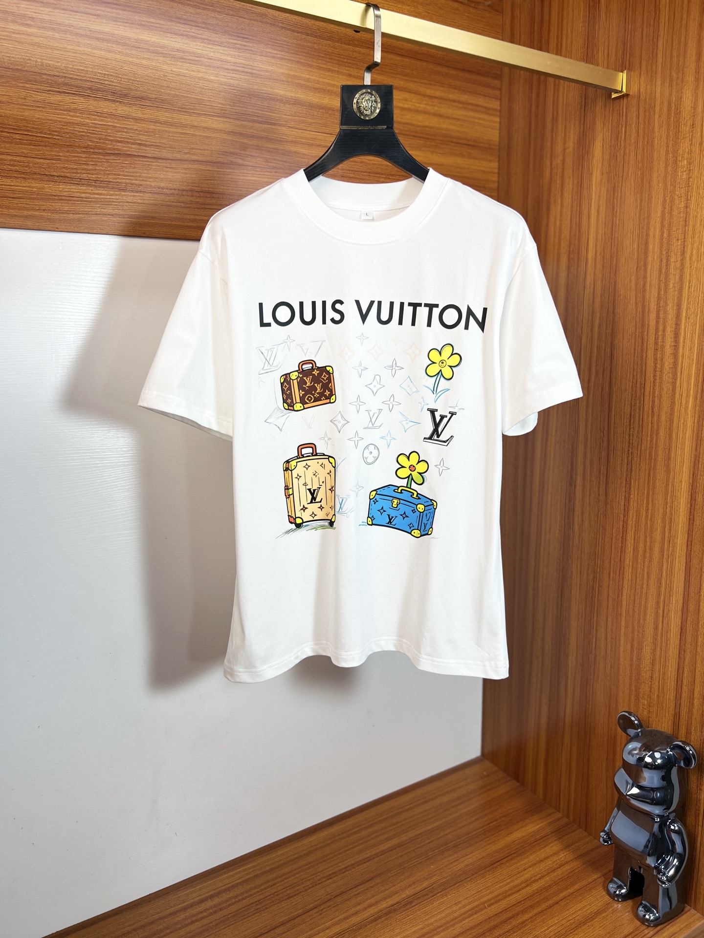 NO:912961,LV/Louis Vuitton 2026 spring and summer new products, complete with three labels, pure cotton round neck short-sleeved T-shirt, good product without too much introduction, look at the details, counter size M-XXXL 175/recommended L,, louis vuitton, louis vuitton, T-shirt, tees, t-shirt,19860909LV/路易威登 2026年春夏新品上新 三标齐全 纯棉圆领短袖T恤 好货不用过多介绍 看细节 专柜码数M-XXXL 175/建议L,,louis vuitton,louis vuitton,T-shirt,tees，t-shirt,,Men's clothing