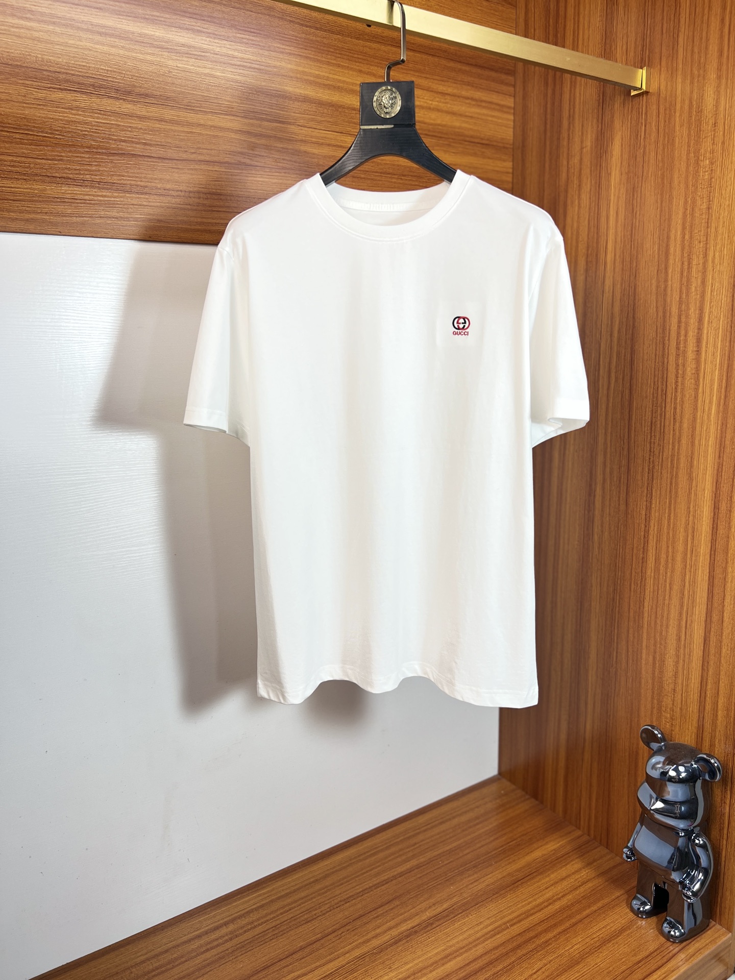 NO:912982,Gucci/Gucci 2026 spring and summer new products, complete with three labels, pure cotton round neck short-sleeved T-shirt, good product, no need to introduce too much, look at the details, counter size M-XXXL 175/140, recommended L,, gucci, T-shirt, tees, t-shirt,19860909Gucci/古奇 2026年春夏新品上新 三标齐全 纯棉圆领短袖T恤 好货不用过多介绍 看细节 专柜码数M-XXXL 175/140建议L,,gucci,T-shirt,tees，t-shirt,,Men's clothing