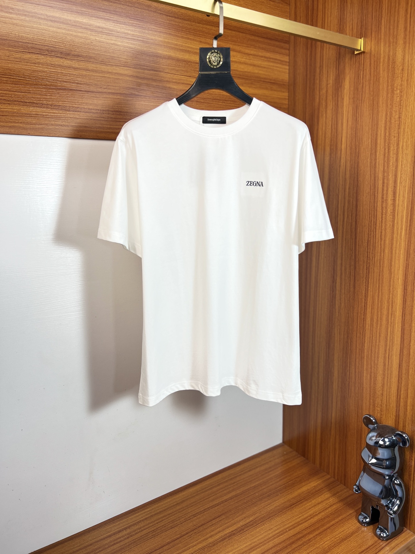 NO:912988,Zegna 2026 spring and summer new products, complete with three standards, pure cotton round neck short-sleeved T-shirt, good product without too much introduction, look at the details, counter size M-XXXL 175/140, recommended L,,zegna,T-shirt,tees,t-shirt,19860909杰尼亚 2026年春夏新品上新 三标齐全 纯棉圆领短袖T恤 好货不用过多介绍 看细节 专柜码数M-XXXL 175/140建议L,,zegna,T-shirt,tees，t-shirt,,Men's clothing