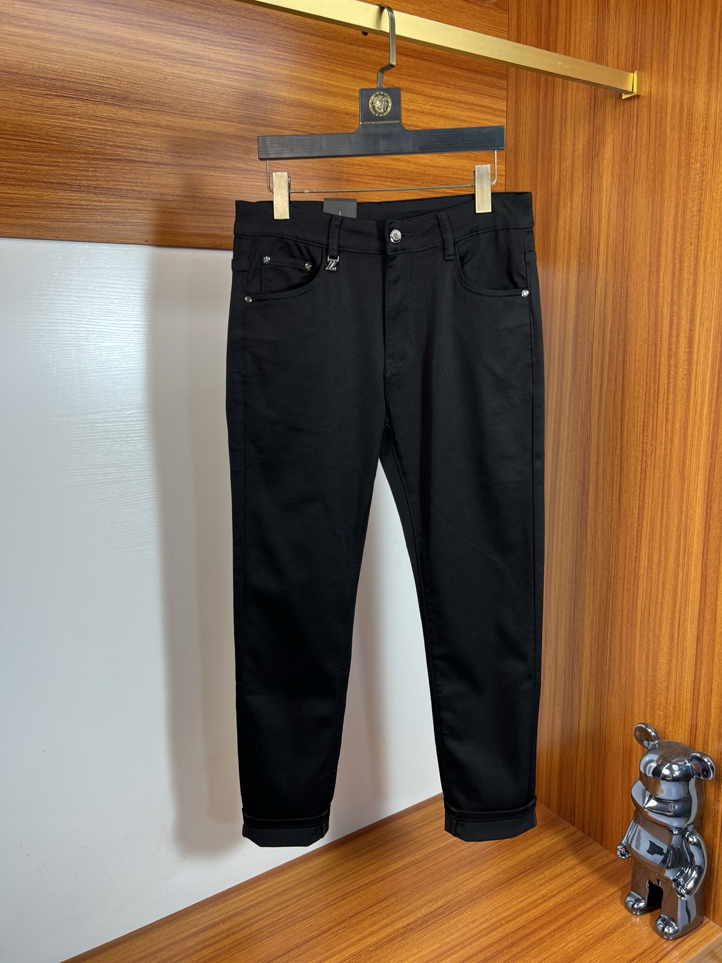 NO:917571,zZEGNA/Zegna 2026 spring and summer new products, complete with three labels, jeans, good products, no need to introduce too much, look at the details, counter size 29-38/140 upper body size 32,,zegna,jeans,19860909zZEGNA/杰尼亚 2026春夏新品 三标齐全 牛仔裤 好货不用过多介绍 看细节 专柜码数29-38 /140上身32码,,zegna,jeans,,Men's clothing