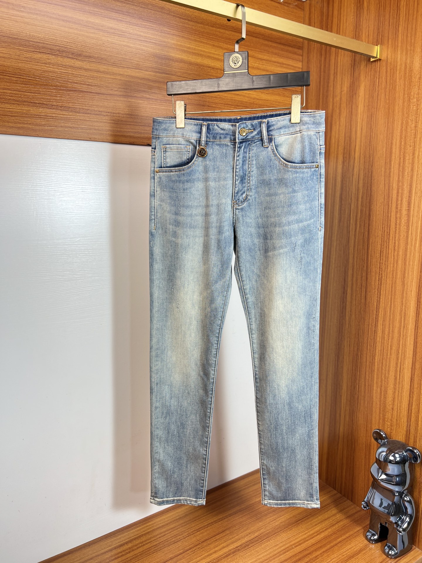 NO:917586,Gucci/Gucci 2026 spring and summer new products, complete with three labels, jeans, good products, no need to introduce too much, look at the details, counter size 29-38 /140 upper body size 32,, gucci, jeans,19860909Gucci/古奇 2026春夏新品 三标齐全 牛仔裤 好货不用过多介绍 看细节 专柜码数29-38 /140上身32码,,gucci,jeans,,Men's clothing