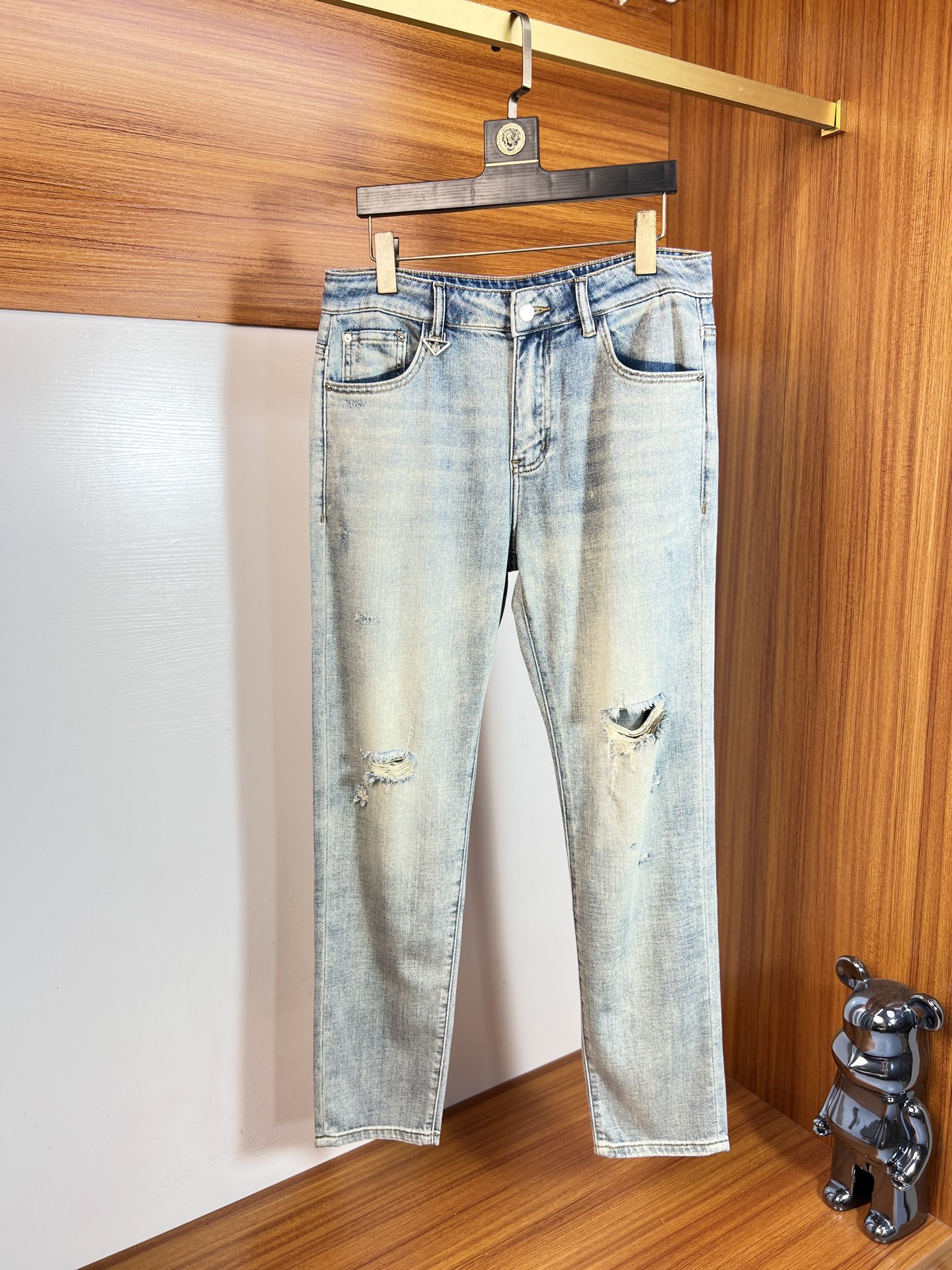 NO:917589,prada/Prada 2026 spring and summer new products, complete with three labels, jeans, good products, no need to introduce too much, look at the details, counter size 29-38/140, upper body size 32, prada, prada, jeans,19860909prada/普拉达 2026春夏新品 三标齐全 牛仔裤 好货不用过多介绍 看细节 专柜码数29-38 /140上身32码,,prada,prada,jeans,,Men's clothing