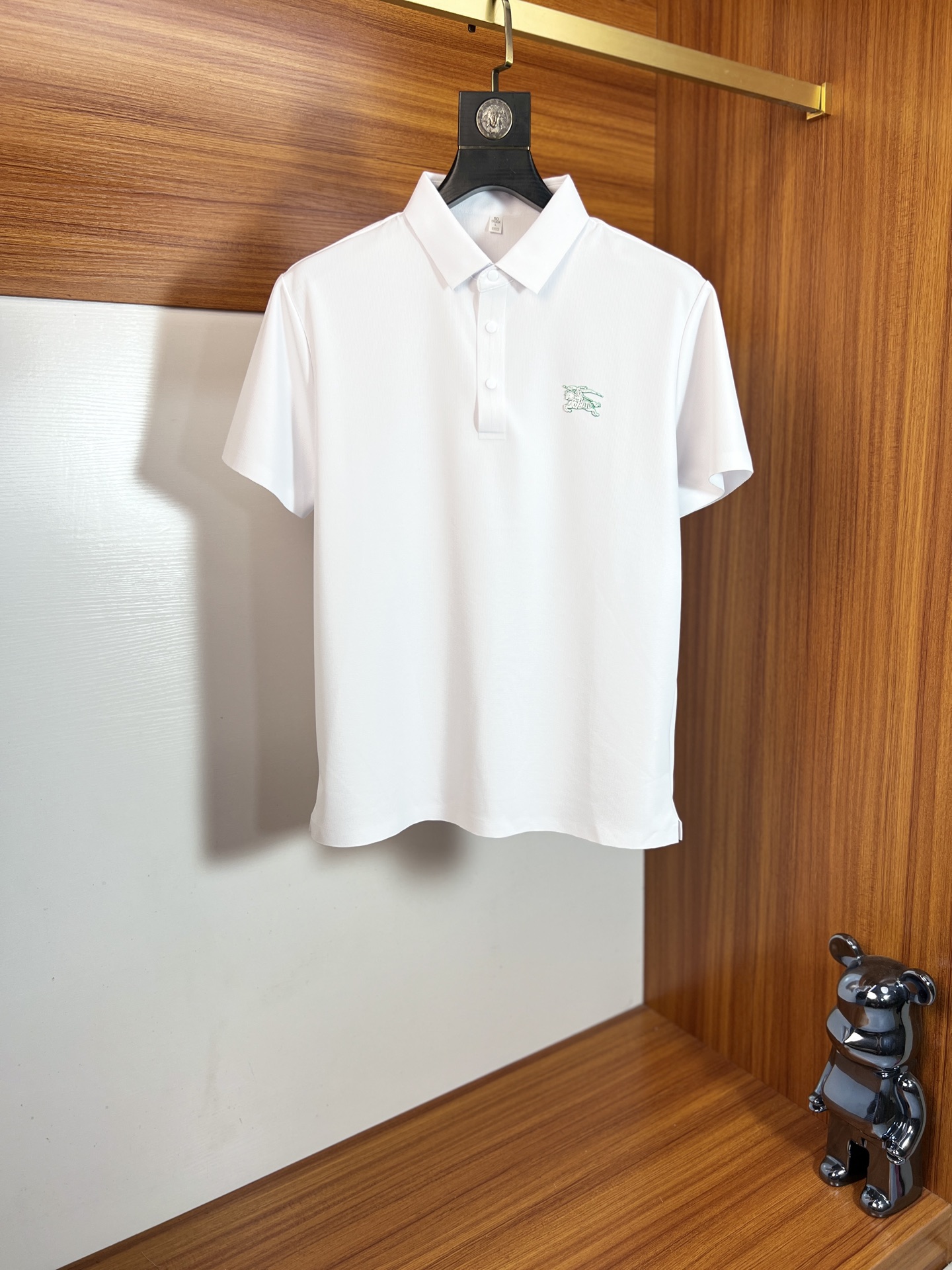 NO:948279,Burberry/Burberry 2026 spring and summer new products, complete with three labels, lapel short-sleeved POLO shirt, good product, no need to introduce too much, look at the details, counter size M-XXXXL,,burberry,burberry,T-shirt,19860909Burberry/巴宝莉 2026年春夏新品上新 三标齐全 翻领短袖POLO衫 好货不用过多介绍 看细节 专柜码数M-XXXXL,,burberry,burberry,T-shirt,,Men's clothing