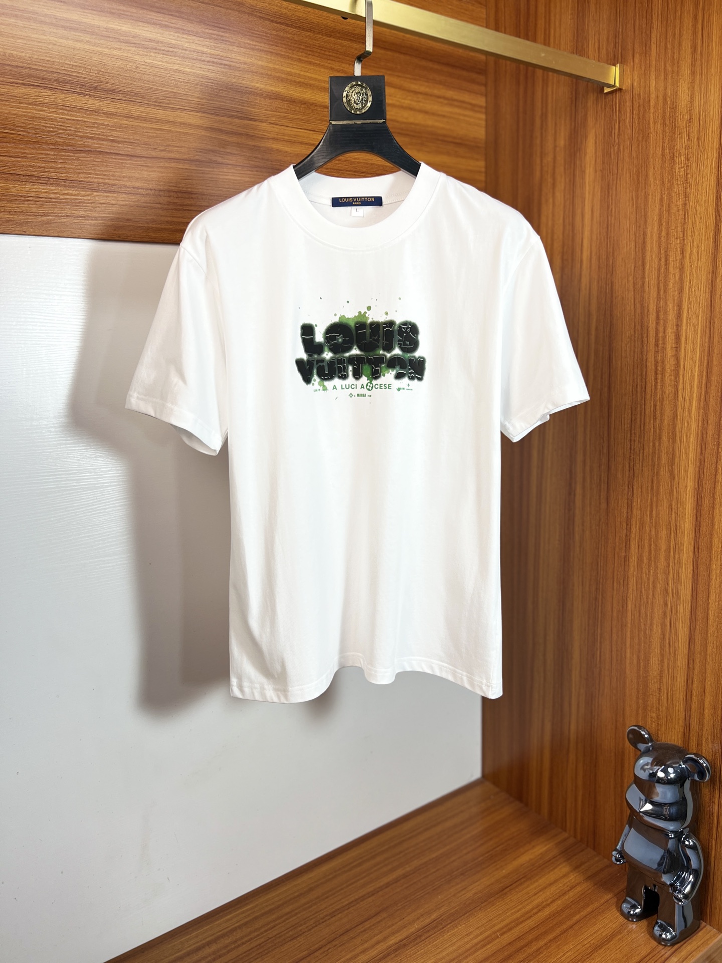 NO:948294,LV/Louis Vuitton 2026 spring and summer new products, complete with three labels, pure cotton round neck short-sleeved T-shirt, counter size M-XXXL 175/recommended L,, louis vuitton, louis vuitton, T-shirt, tees, t-shirt,19860909LV/路易威登 2026年春夏新品上新 三标齐全 纯棉圆领短袖T恤 专柜码数M-XXXL 175/建议L,,louis vuitton,louis vuitton,T-shirt,tees，t-shirt,,Men's clothing