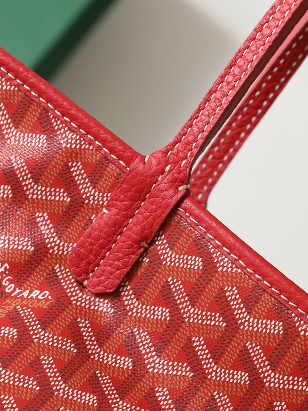 NO:214062,213 red details close-up, Goya, original leather19860909213红色细节特写,戈雅，原厂皮,Bag