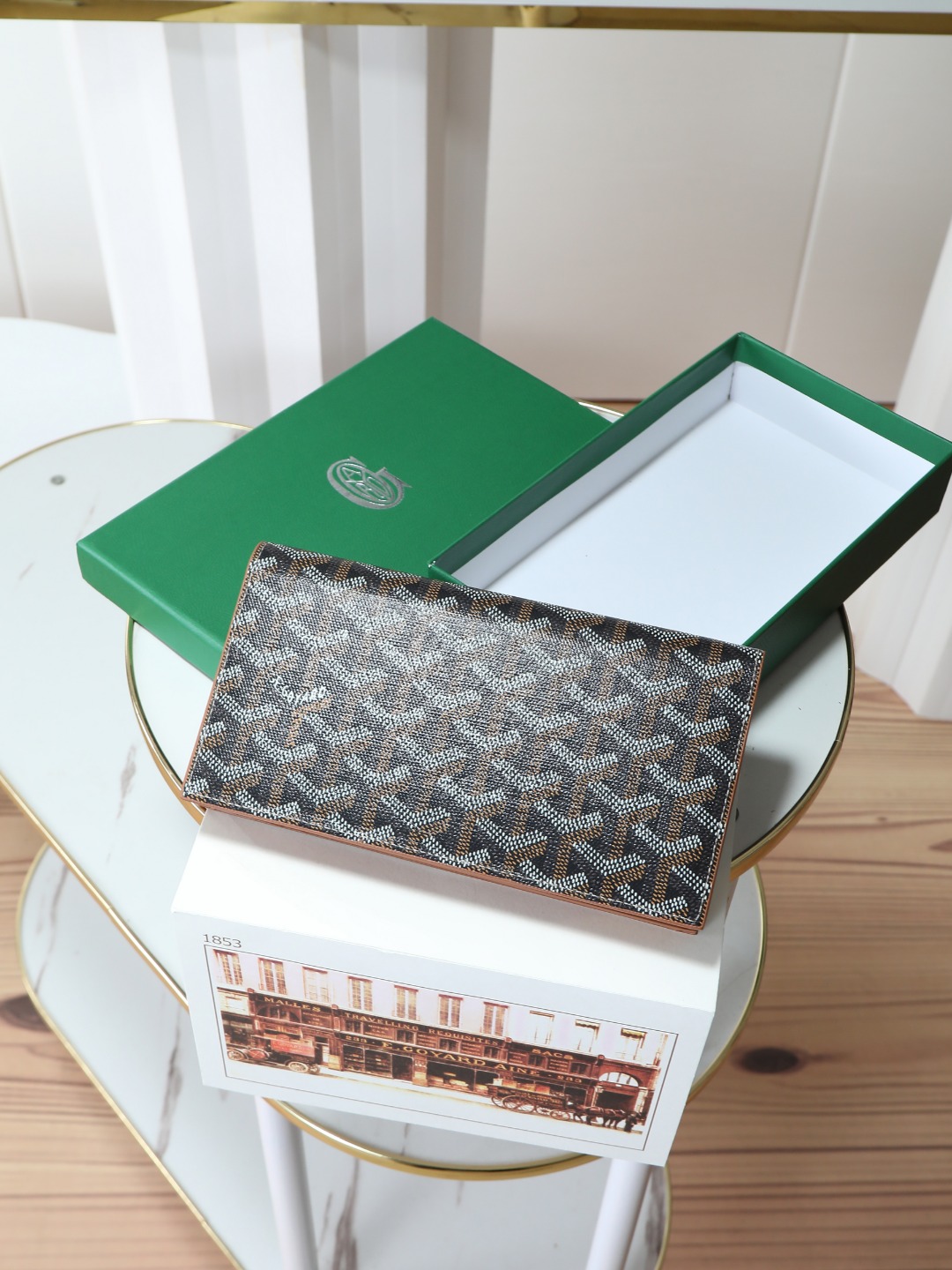 NO:618782,[Super quality original product] New RICHELIEU bi-fold long suit clip, upgraded snap closure and securement, multiple card slots, change slots, ID slots, can store cash, mobile phones, IDs; calfskin & goatskin lining inside, more durable; can be stored in bags, suits, or hand-held, unisex. Model 03 size 19×10.5×2cm, Goya [original factory], business  suit,cowhide,sheepskin19860909【特级品质 原厂货】新品 RICHELIEU 两折长款西装夹,升级按扣闭合固定更安全,内设计多卡位,零钱位,证件位,可存放现金,手机,证件；内里使用小牛皮&山羊皮衬里,更经久耐用；可存放于包内,西装,亦可手拿,男女通用.型号03尺寸19×10.5×2cm,戈雅【原厂】,business suit,cowhide,sheepskin,Bag