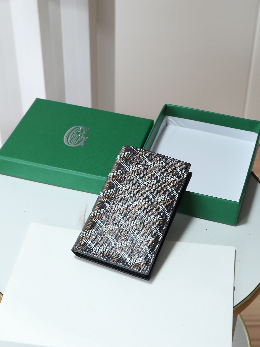 NO:618803,[Super quality original goods] P Goyard Goyardine Canvas & Vauzelles Calfskin No. 04, multiple colors available, can be made as a couple model, give it away for personal use, yyds!  6 card slots + two mezzanines, suitable for traveling. Small and portable, good-looking. Material: goyarine canvas and Vauzelles calfskin. Dimensions: length 8* height 11, Goya [original], cowhide19860909【特级品质 原厂货】P Goyard戈雅 Goyardine Canvas & Vauzelles Calfskin编号04多色可选 可作情侣款 送人自用都yyds！ 6个卡槽+二个夹层,外出旅游出行 小巧便携,外观好看 材质 goyarine帆布和Vauzelles小牛皮 尺寸长8*高11,戈雅【原厂】,cowhide,Bag