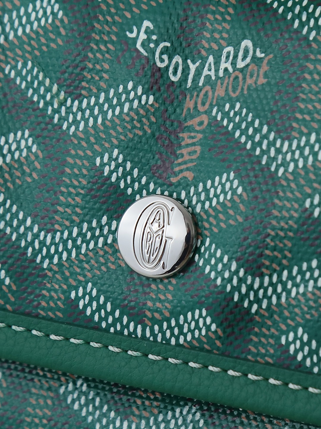 NO:618834,[Super quality original material] Saint Louis small shopping bag, made of goyardine canvas, unlined, soft and light, reversible, the front is made of goyardine canvas, the other side is made of cotton and linen knitted material. The two leather handles change from thin to thick, supporting multiple carrying methods. It has a detachable inner bag that can be hung on one of the handles of the bag for quick access. 28 cm x 15 cm x 34 cm  With gift bag, 020146m green, Goya [original], louis vuitton, saint laurent19860909【特级品质 原厂料】 saint louis 小号购物包,采用 goyardine 帆布制成,无衬里,柔软而轻盈,可双面使用,正面为 goyardine 帆布材质,另一面为棉麻针织材质.两个皮革提手从细变粗,支持多种背法.它带有一个可拆卸内袋,挂在包的一个提手上,方便快速取用. 28 cm x 15 cm x 34 cm 配礼品袋,020146m绿色,戈雅【原厂】,louis vuitton,saint laurent,Bag