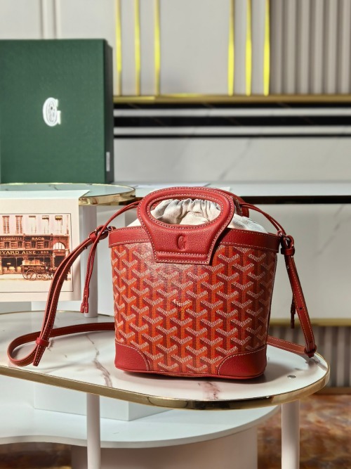 Goyard Beluga Mini Bag: Versatile Bucket Bag with Adjustable Leather Strap 4 Goyard Beluga Mini Bag: Versatile Bucket Bag with Adjustable Leather Strap