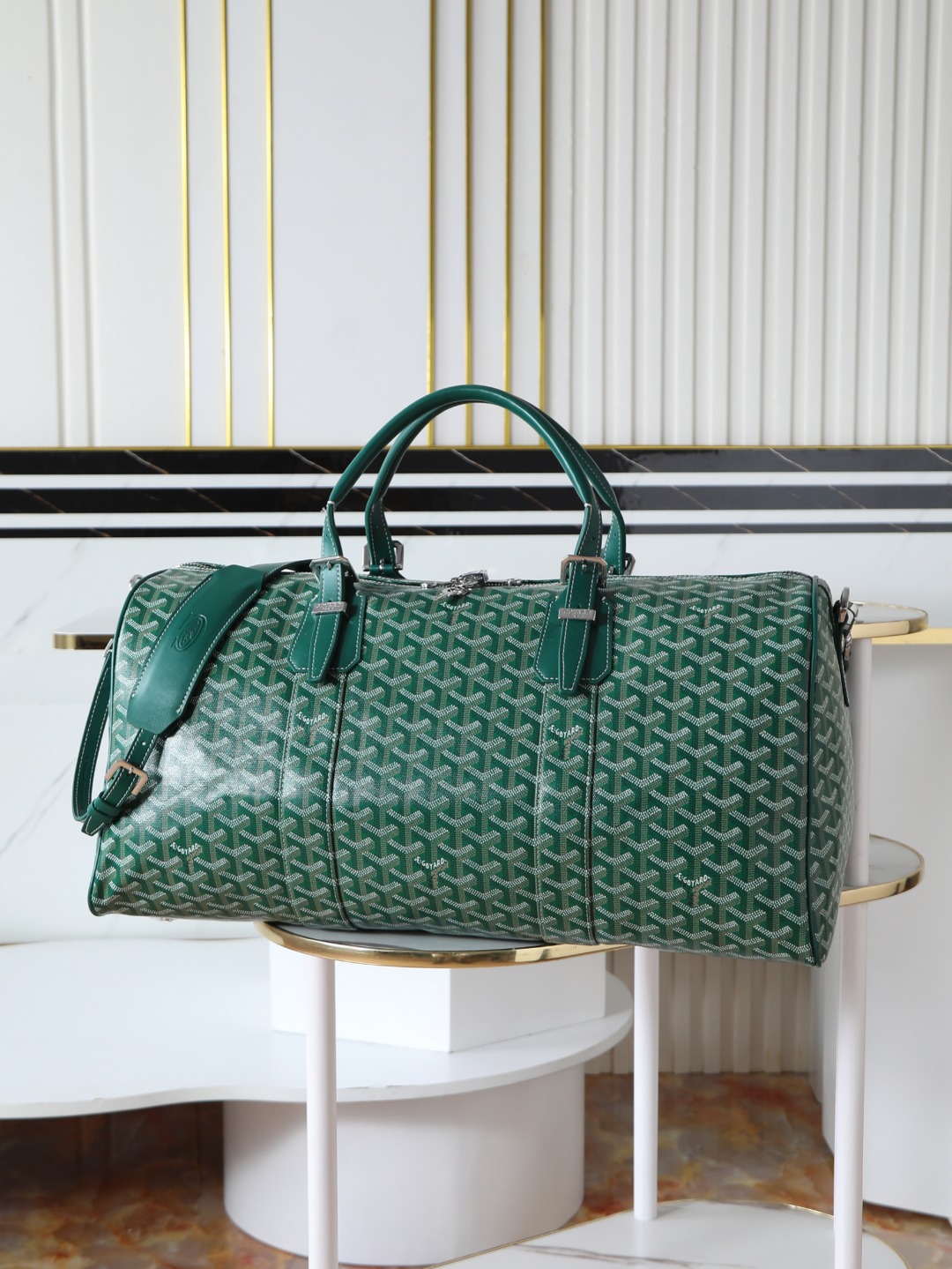 NO:618952,[Premium quality original goods] BOSTON50 travel bag Ideal companion for weekend trips, short trips, business trips, great use of zipper system with padlock to ensure the safety of personal belongings. BOSTON 50 travel bag is suitable for use in the cabin, and can be carried on the shoulder or cross-body by matching an additional shoulder strap. Yellow water-repellent cotton lining Double padlock slide rail Equipped with padlock and key, bottom nail, side half-circle design. Dimensions  49X23X26cm, Goya [original factory], travel bags19860909【特级品质 原厂货】  BOSTON50 旅行包 周末出行的理想伴侣 短途旅行 商务出行 巨佳 采用带挂锁的拉链系统能保证个人物品的安全. BOSTON 50旅行包适合在机舱内使用,通过搭配一条额外的肩带,可以实现肩背或斜挎. 黄色拒水棉衬里 双挂锁滑轨 配有挂锁和钥匙,底钉,侧面半圆环设计. 尺寸 49X23X26cm,戈雅【原厂】,travel bags,Bag