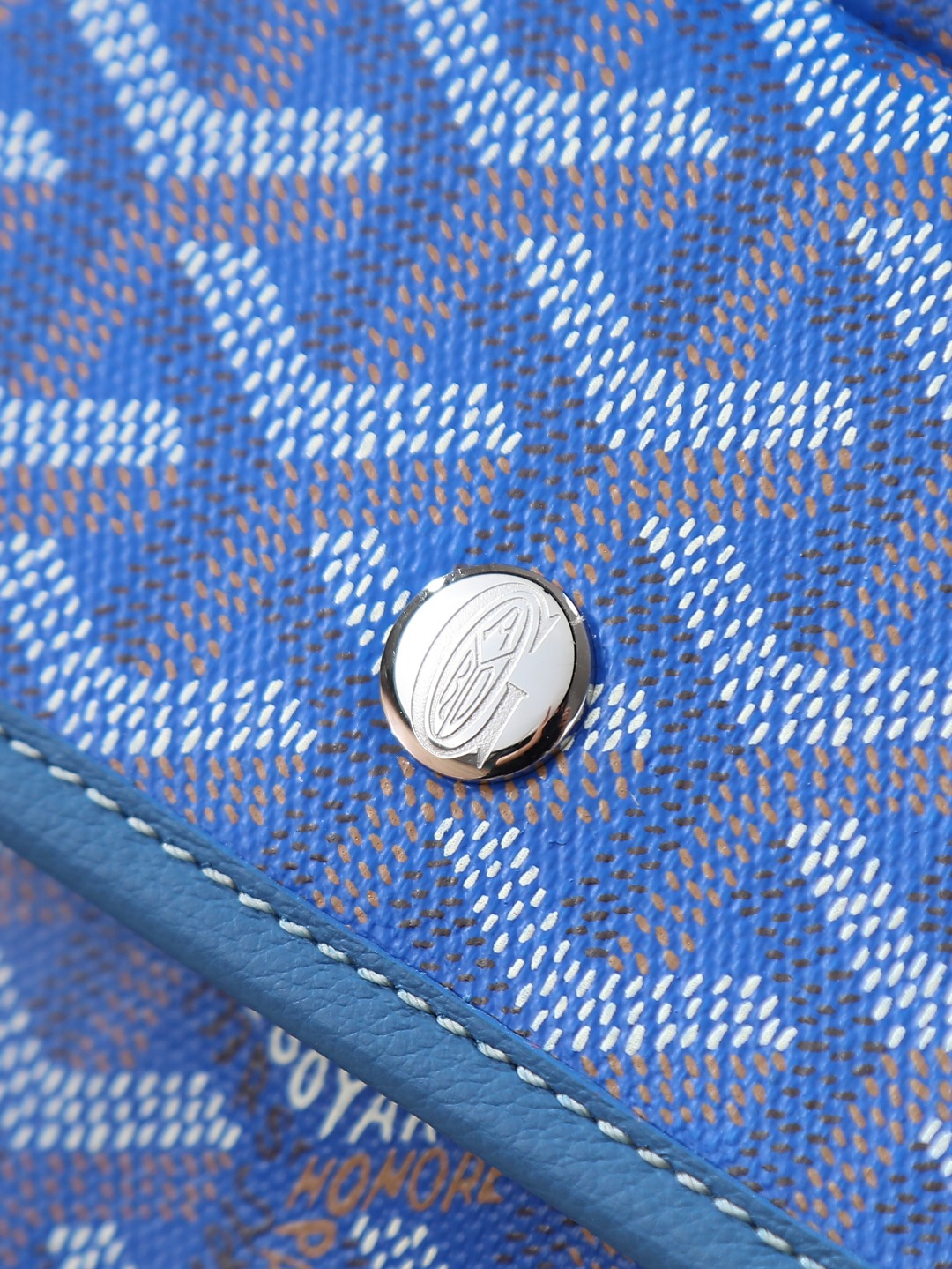 166L multi-angle detail close-up
