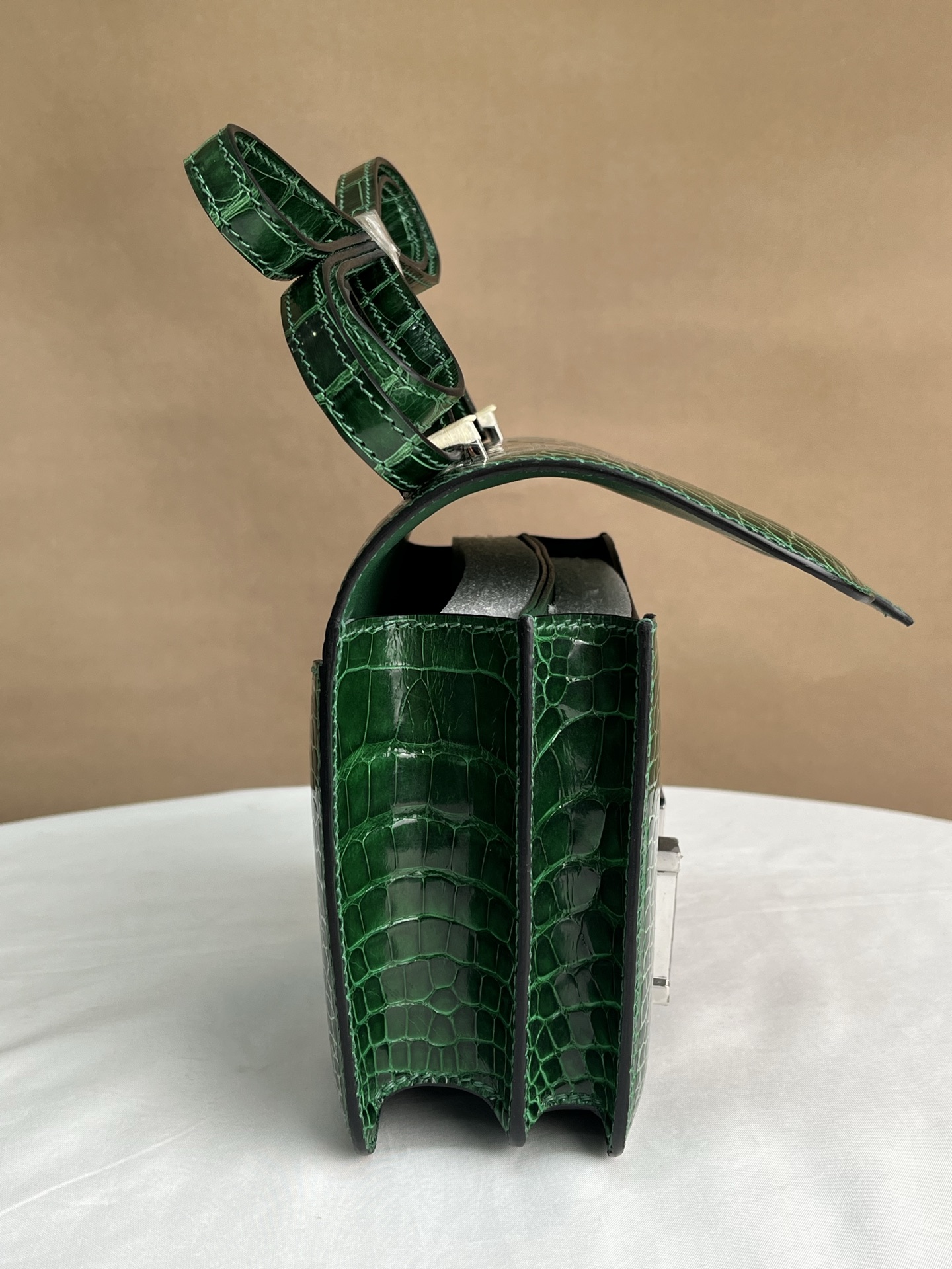 Hermes Constance 19 Emerald green crocodile embossed patent 19 crossbody everyday