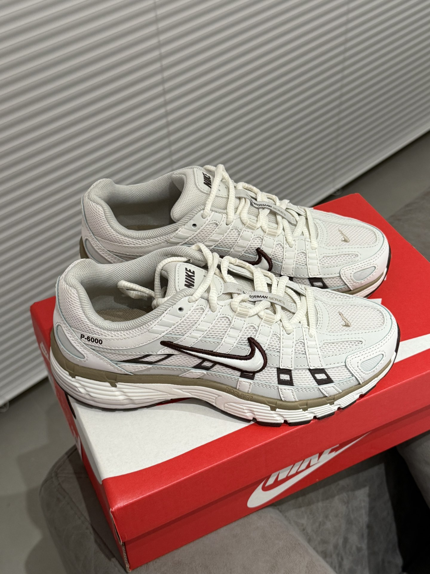 Nike p6000复古跑鞋 正码 脚胖选大半码 复古感十足的一款 后跟轻度回弹 日常穿很舒服