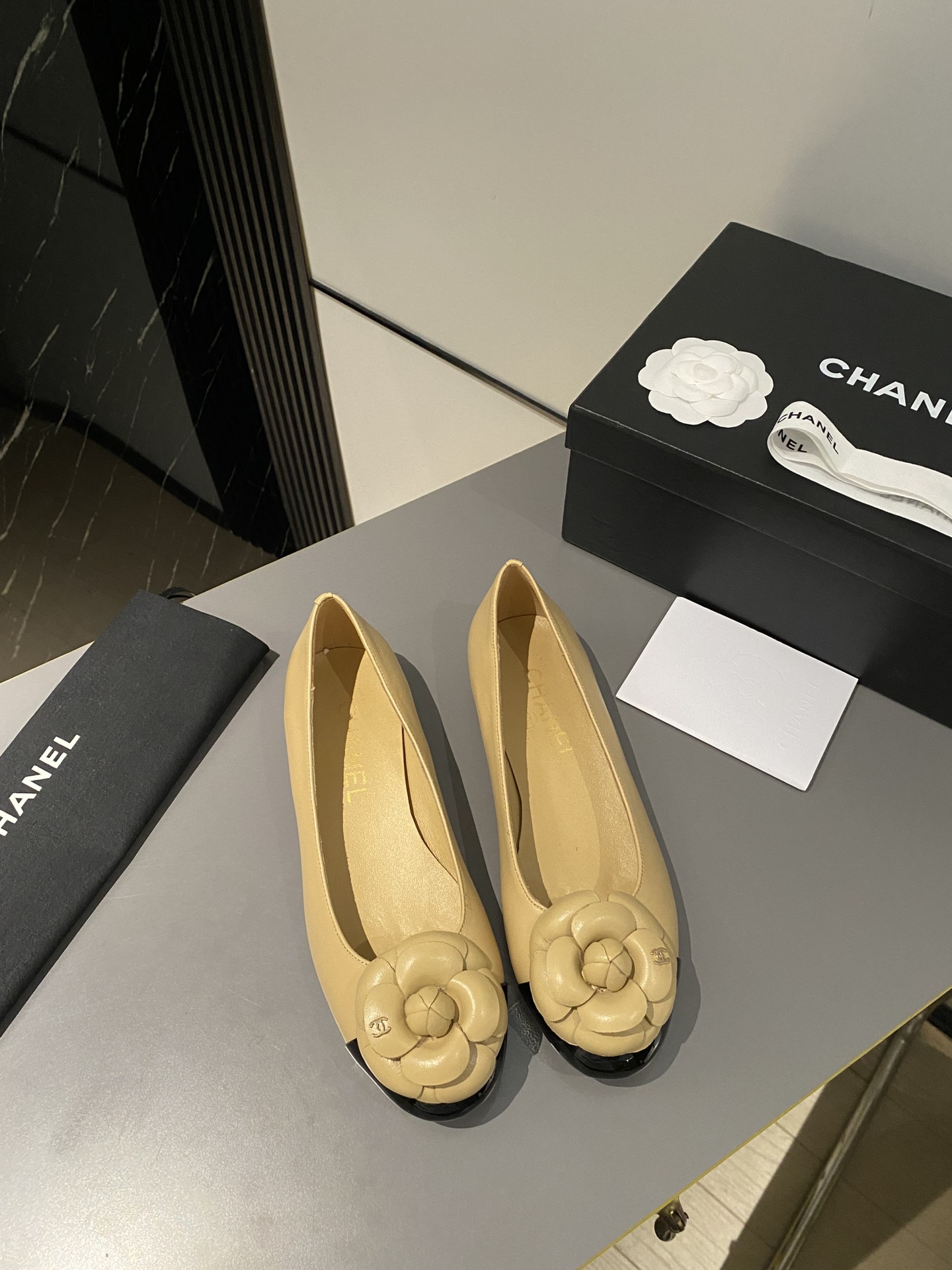 Chanel Zapatos Calzado monocapa Piel de oveja