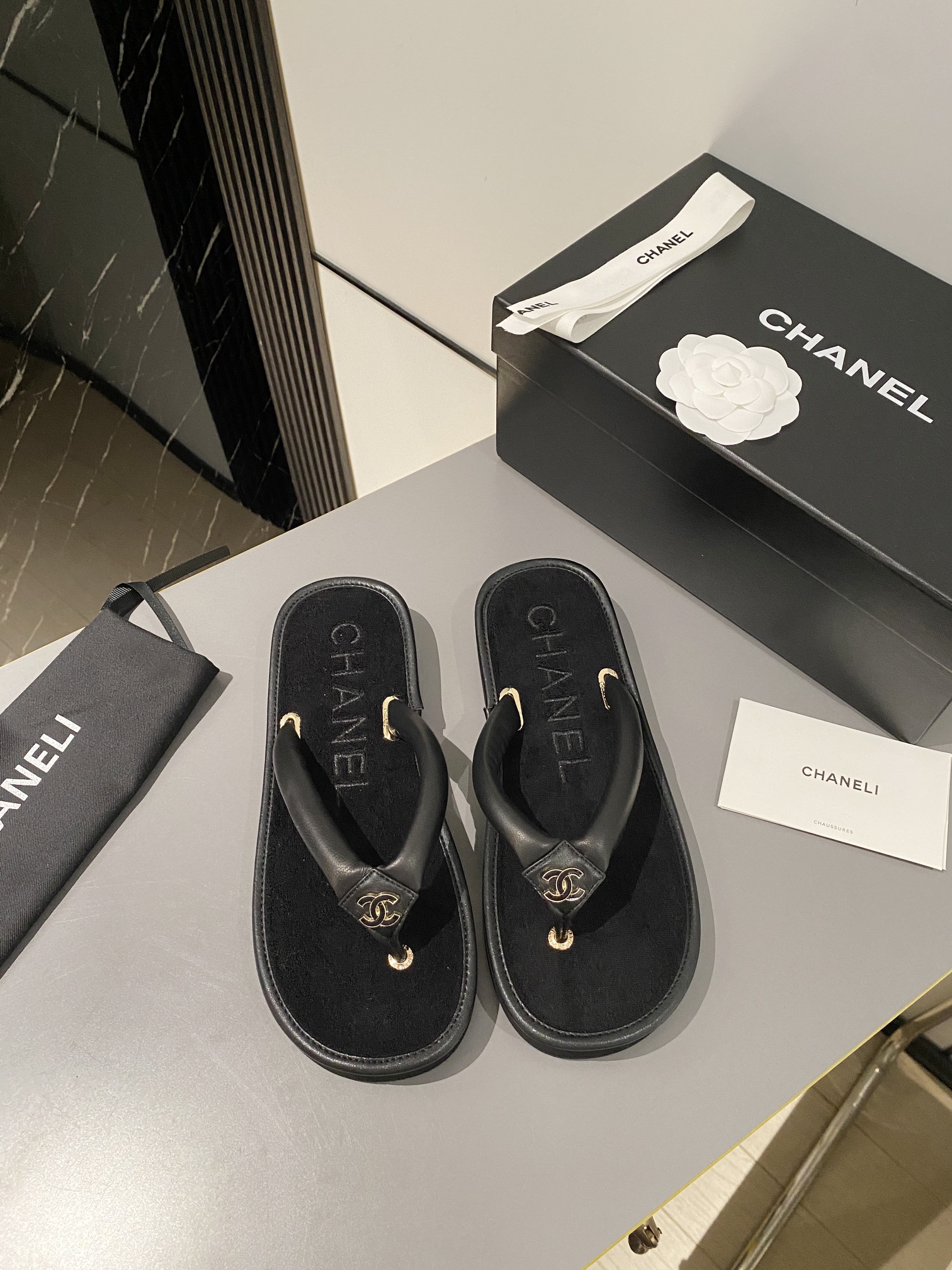 El más deseado
 Chanel Zapatos Pantuflas Réplica de la alta calidad
 Caucho Piel oveja