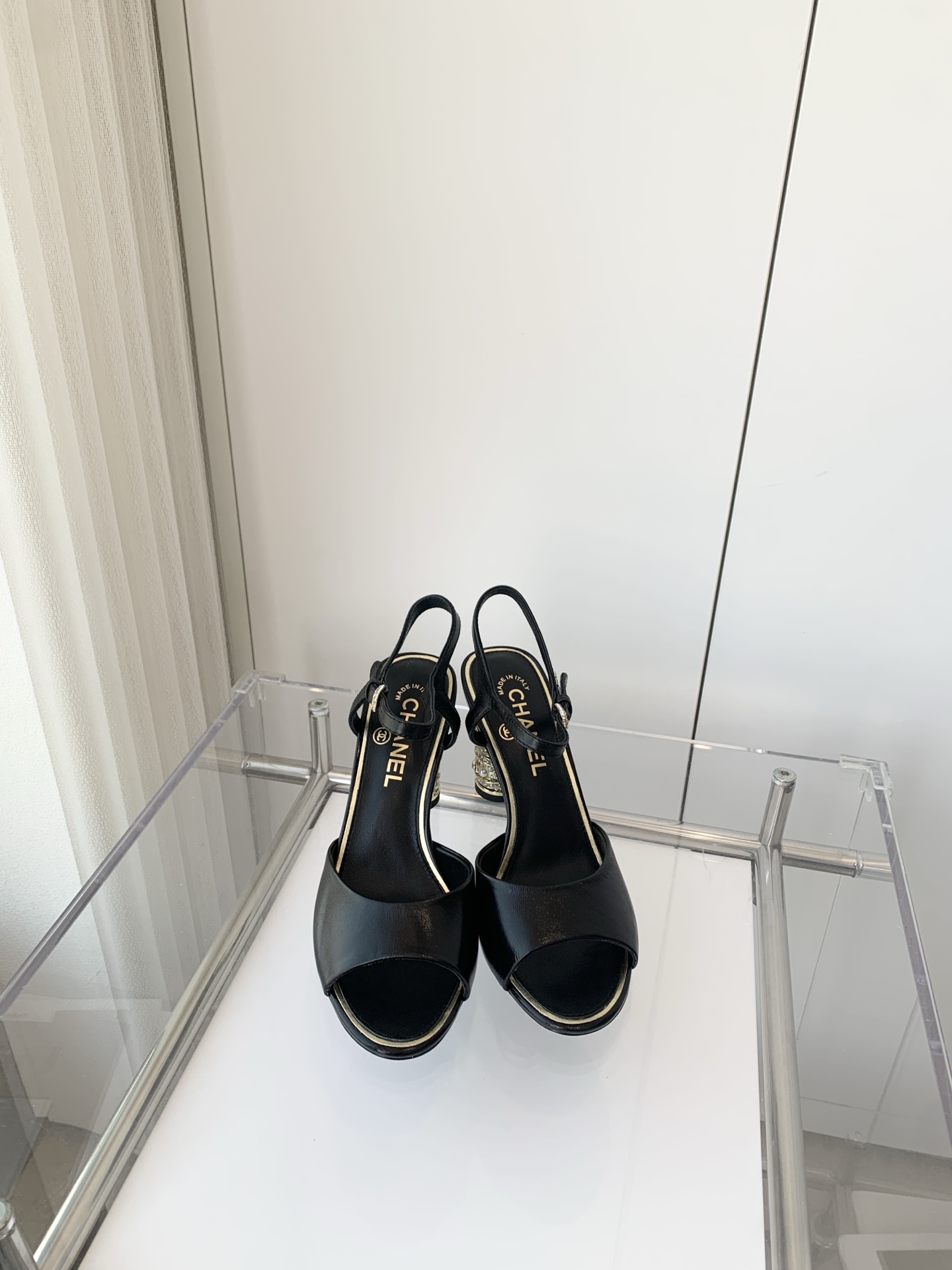 NO:259898,Xiaoxiang's new spring 2025 ~~~Xiaoxiang high heel sandals!  Copy the same as original version 11!  Non-market ordinary version. Fabric sheepskin inner sheepskin heel height 8.5cm size 35-39 (40 custom made without return or exchange), sandals, sandals, sheepskin19860909小香2025春季新品 ～～～小香高跟凉鞋！同原版11复制！非市场普通版本. 面料羊皮 内里羊皮 跟高8.5cm 码数35-39（40定做不退换）,凉鞋,sandals,sheepskin,Women's Shoes