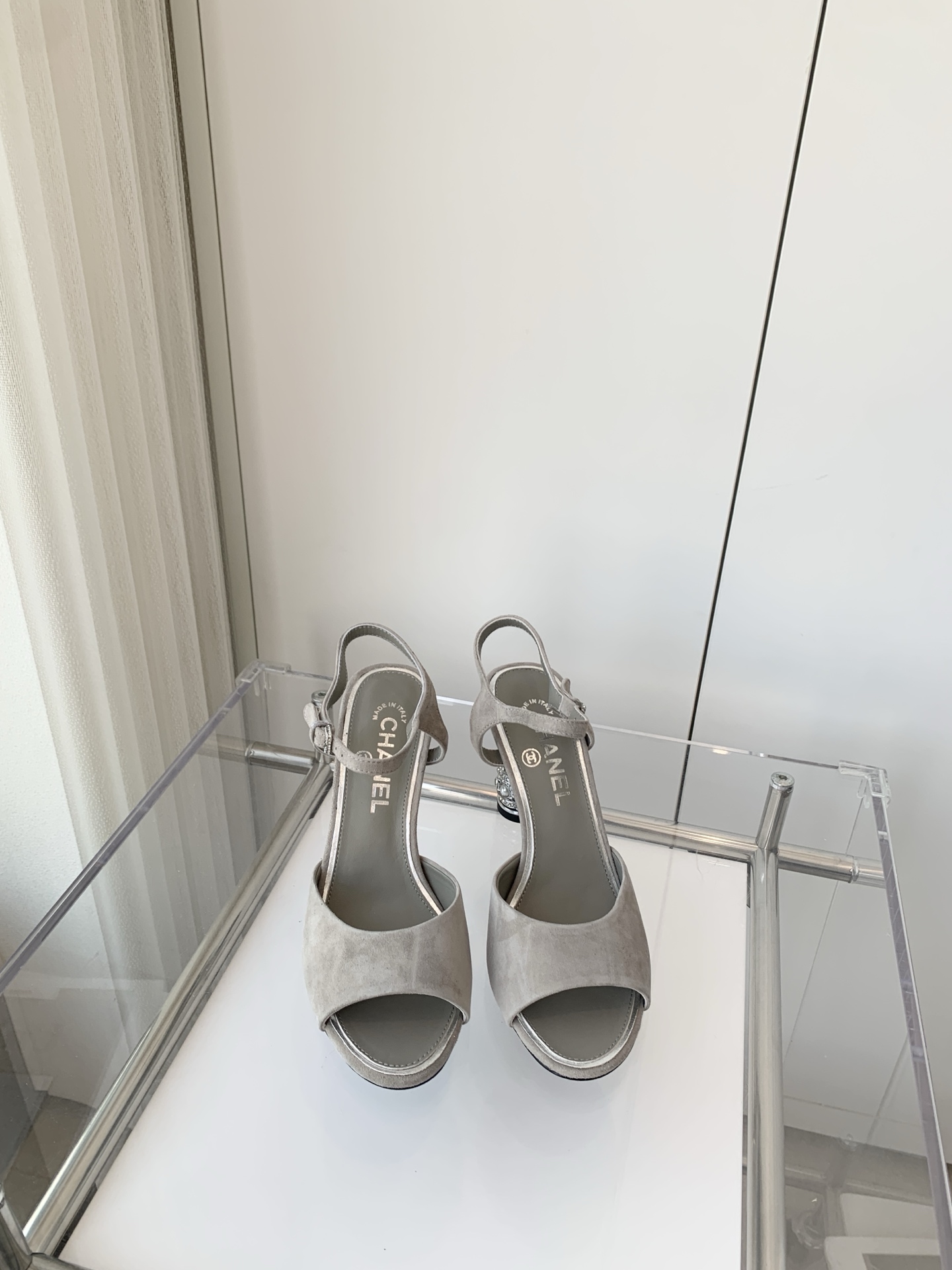 NO:259901,Xiaoxiang's new spring 2025 ~~~Xiaoxiang high heel sandals!  Copy the same as original version 11!  Non-market ordinary version. Fabric suede inner sheepskin heel height 8.5cm size 35-39 (40 custom made without return or exchange), sandals, sandals, sheepskin, chamois leather19860909小香2025春季新品 ～～～小香高跟凉鞋！同原版11复制！非市场普通版本. 面料麂皮 内里羊皮 跟高8.5cm 码数35-39（40定做不退换）,凉鞋,sandals,sheepskin,chamois leather,Women's Shoes