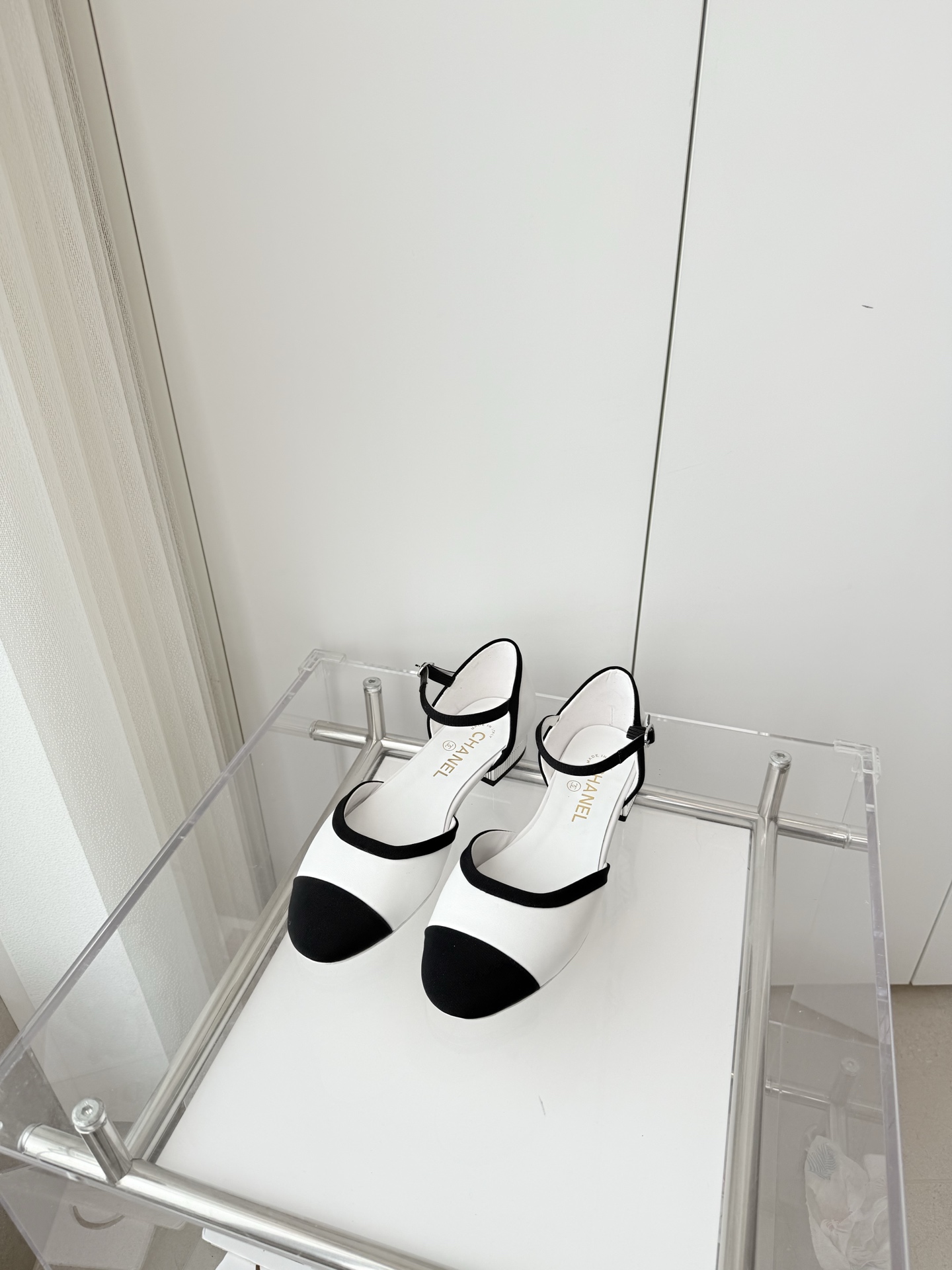 NO:259891,Xiaoxiang's new spring 2025 ~~~ Xiaoxiang's new sandals!  Copy the same as original version 11!  Non-market ordinary version. Fabric sheepskin inner sheepskin heel height 1.8cm outsole Italian leather sole size 35-39 (40 custom made without return or exchange), sandals, sandals, sheepskin19860909小香2025春季新品 ～～～小香新款凉鞋！同原版11复制！非市场普通版本. 面料羊皮 内里羊皮 跟高1.8cm 大底意大利皮底 码数35-39（40定做不退换）,凉鞋,sandals,sheepskin,Women's Shoes