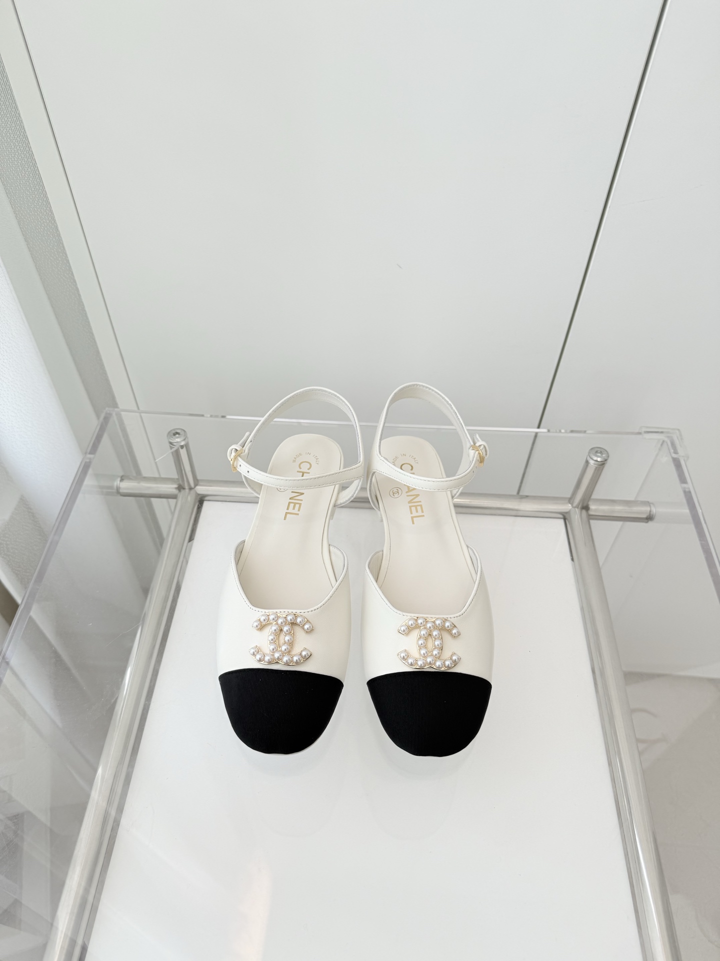 NO:259896,Xiaoxiang's new spring 2025 ~~~ Xiaoxiang's new sandals!  Copy the same as original version 11!  Non-market ordinary version. Fabric sheepskin inner sheepskin heel height 1.8cm outsole Italian leather sole size 35-39 (40 custom made without return or exchange), sandals, sandals, sheepskin19860909小香2025春季新品 ～～～小香新款凉鞋！同原版11复制！非市场普通版本. 面料羊皮 内里羊皮 跟高1.8cm 大底意大利皮底 码数35-39（40定做不退换）,凉鞋,sandals,sheepskin,Women's Shoes