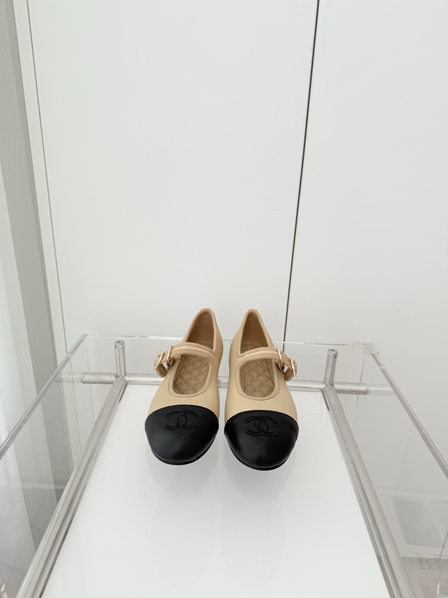 NO:412233,Xiaoxiang 2025 Spring and Summer New Product ~~~ The highest version in the market~~~ Copy the same as the original version 11!  Non-market ordinary version. Fabric sheepskin inner sheepskin outsole Italian sole heel height 1.8cm size 35-39 (40, customized non-return and exchange), single shoes, sheepskin19860909小香2025春夏新品 ～～～市场最高版～～～同原版11复制！非市场普通版本. 面料羊皮 内里羊皮 大底意大利皮底 跟高1.8cm 码数35-39（40、定做不退换）,单鞋,sheepskin,Women's Shoes