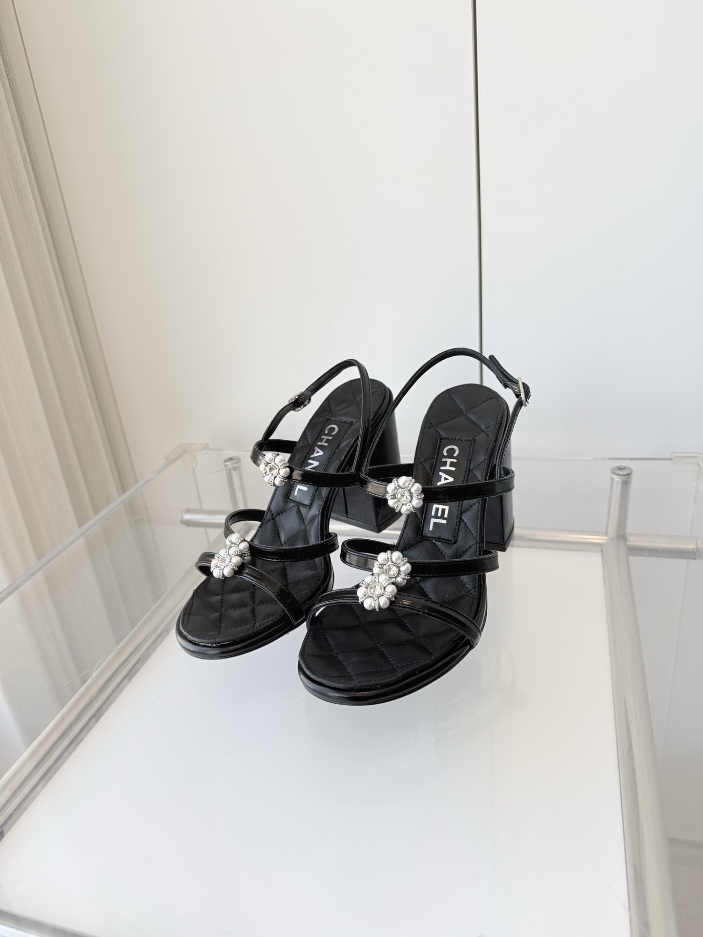 NO:788213,260 Xiaoxiang 2026 early spring new sandals ~~~The highest version on the market~~~11 copies of the original version!  Non-market ordinary version. Fabric sheepskin, heel height 9cm, outsole Italian leather sole, size 35-39 (40, custom-made, non-refundable), high-heeled sandals, sandals, high heels, sheepskin19860909260小香2026早春新品凉鞋 ～～～市场最高版～～～同原版11复制！非市场普通版本. 面料羊皮 跟高9cm 大底意大利皮底 码数35-39（40、定做不退换）,高跟鞋凉鞋,sandals,high heels,sheepskin,Women's Shoes