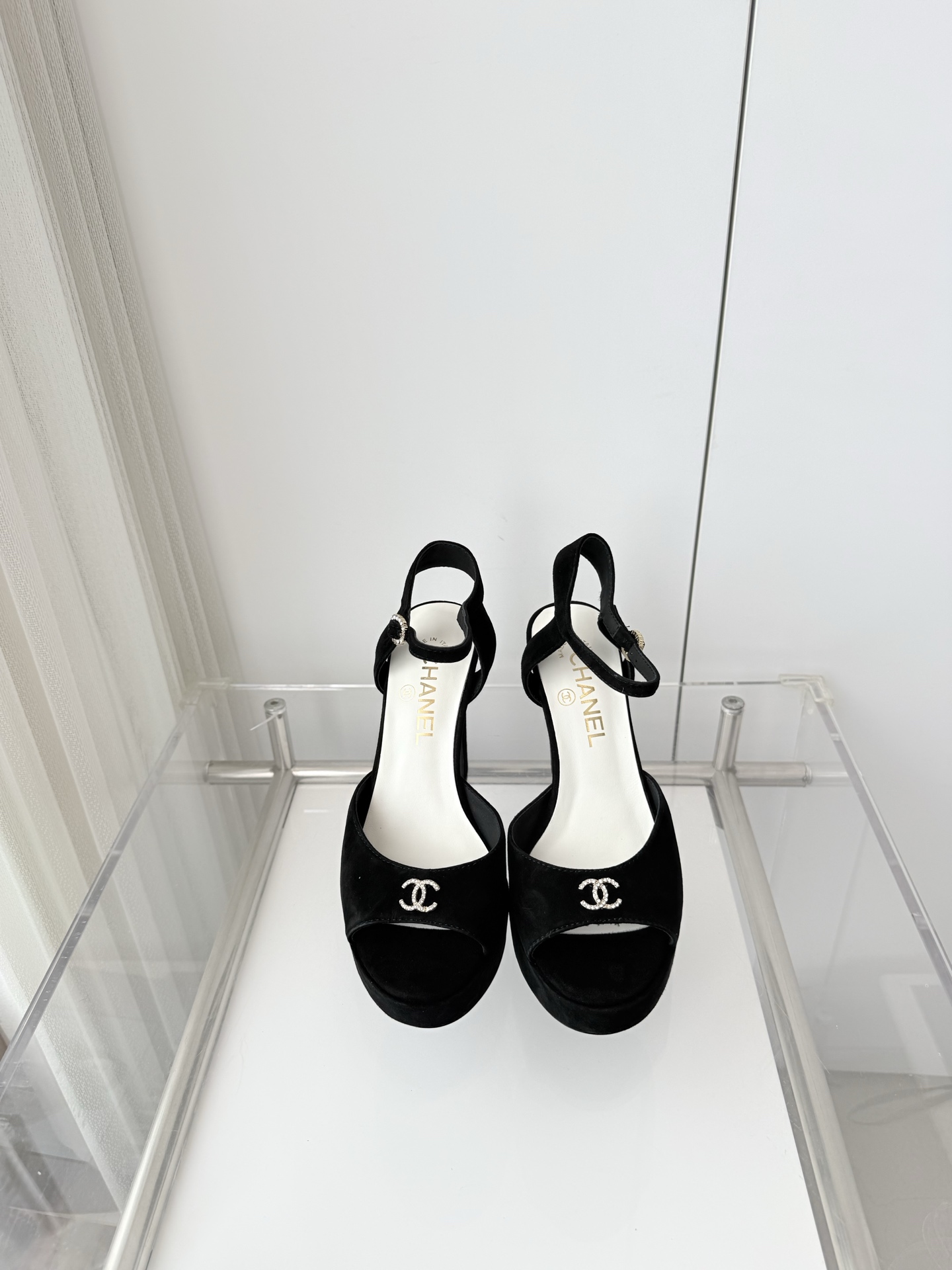 NO:788211,290 Xiaoxiang 2026 early spring new sandals ~~~The highest version on the market~~~11 copies of the original version!  Non-market ordinary version. Fabric suede, heel height 11cm, front water platform 3cm, outsole Italian leather sole, size 35-39 (40, custom made, non-refundable), high-heeled sandals, sandals, high heels, chamois leather19860909290小香2026早春新品凉鞋 ～～～市场最高版～～～同原版11复制！非市场普通版本. 面料麂皮 跟高11cm、前水台3cm 大底意大利皮底 码数35-39（40、定做不退换）,高跟鞋凉鞋,sandals,high heels,chamois leather,Women's Shoes